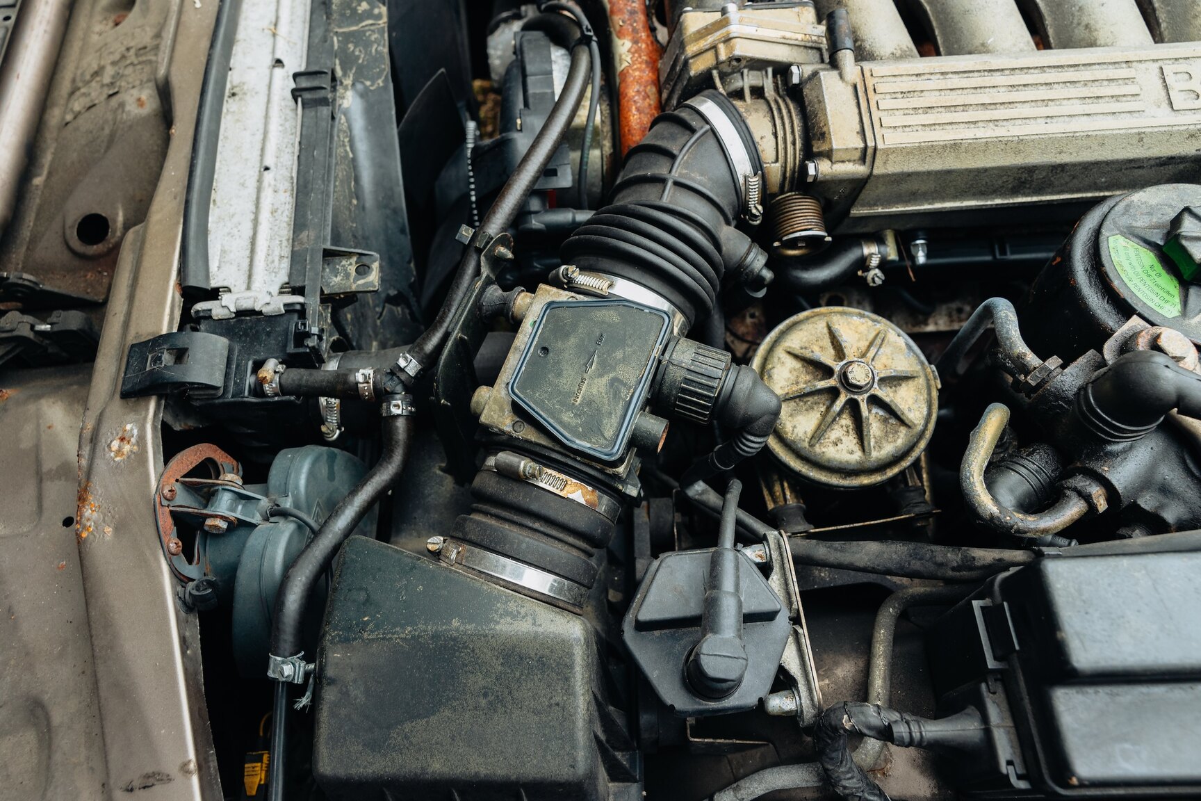 Image of 1990 BMW 750iL (8) mechanics