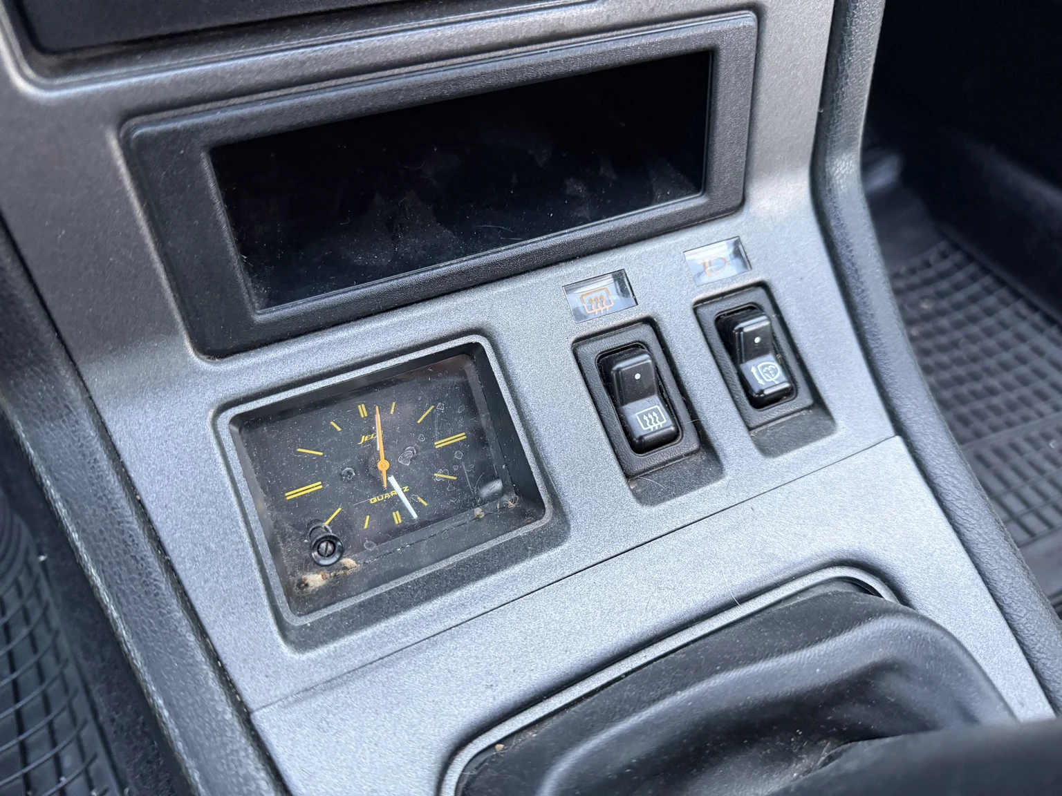 Interior image of 1983 Mazda RX-7 (25)