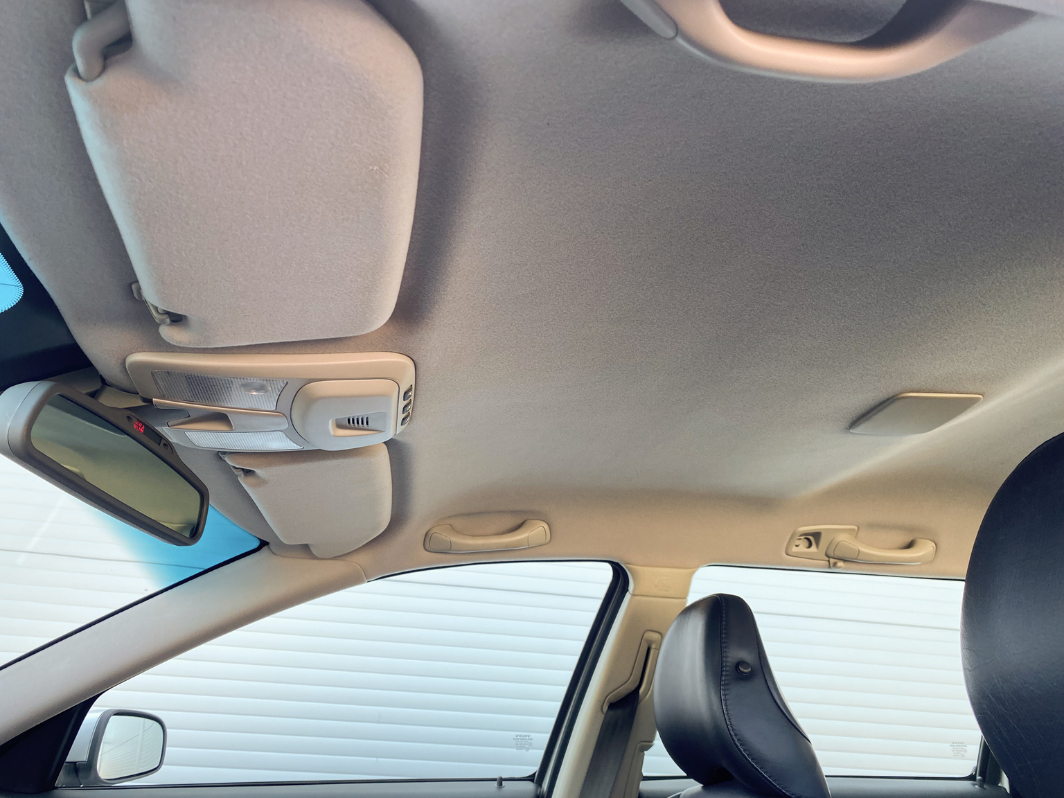 Innenraumfoto von 2005 Volvo V70 R AWD (8)