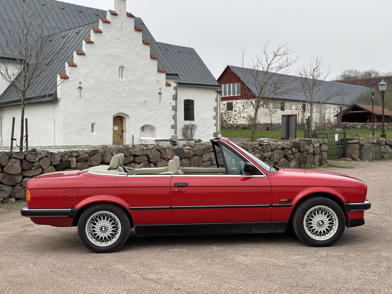 Aussenfoto 1987 BMW 325i Convertible (23)