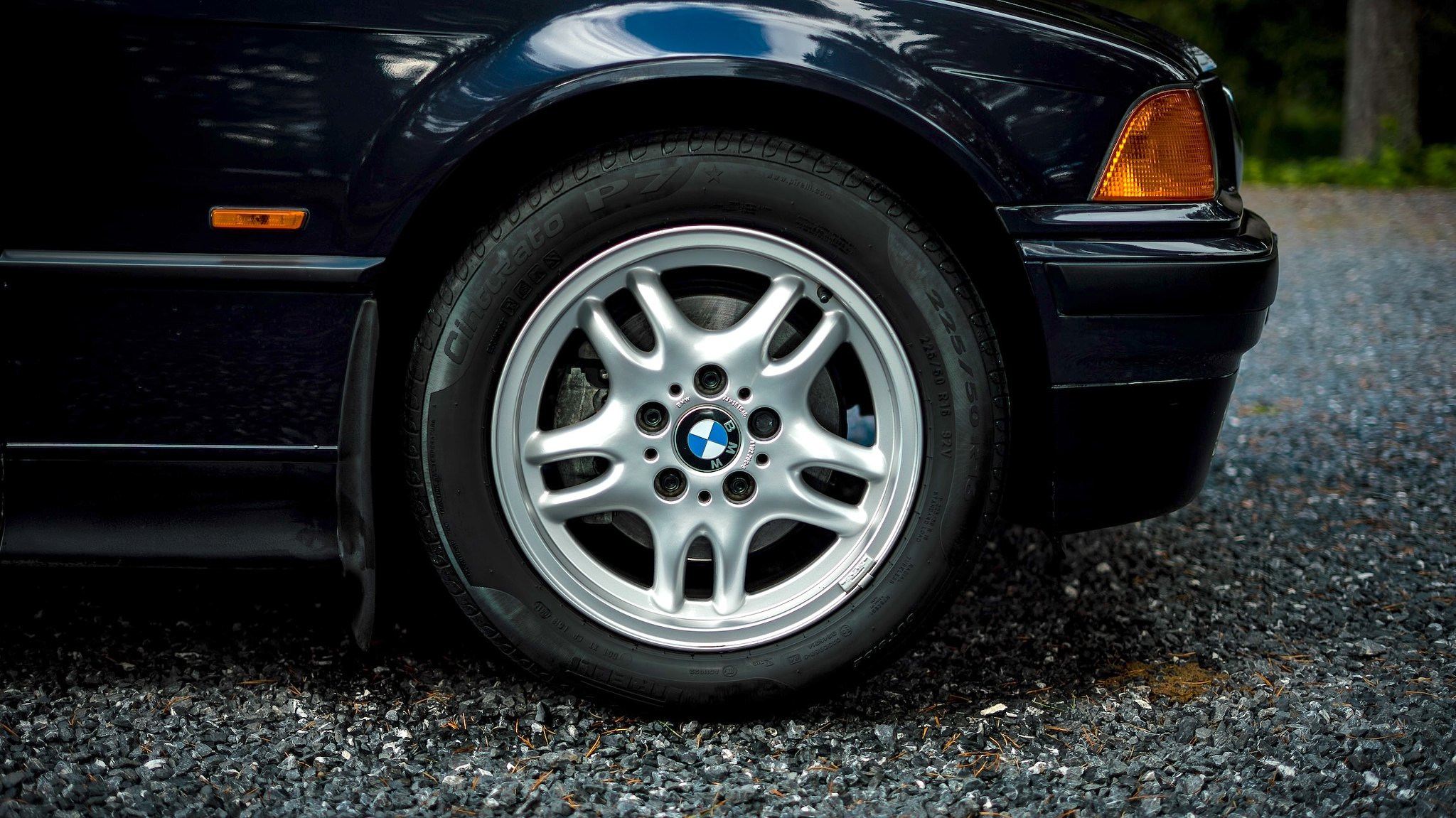 Exterior image of 1997 BMW 328i Coupé Automatisk
