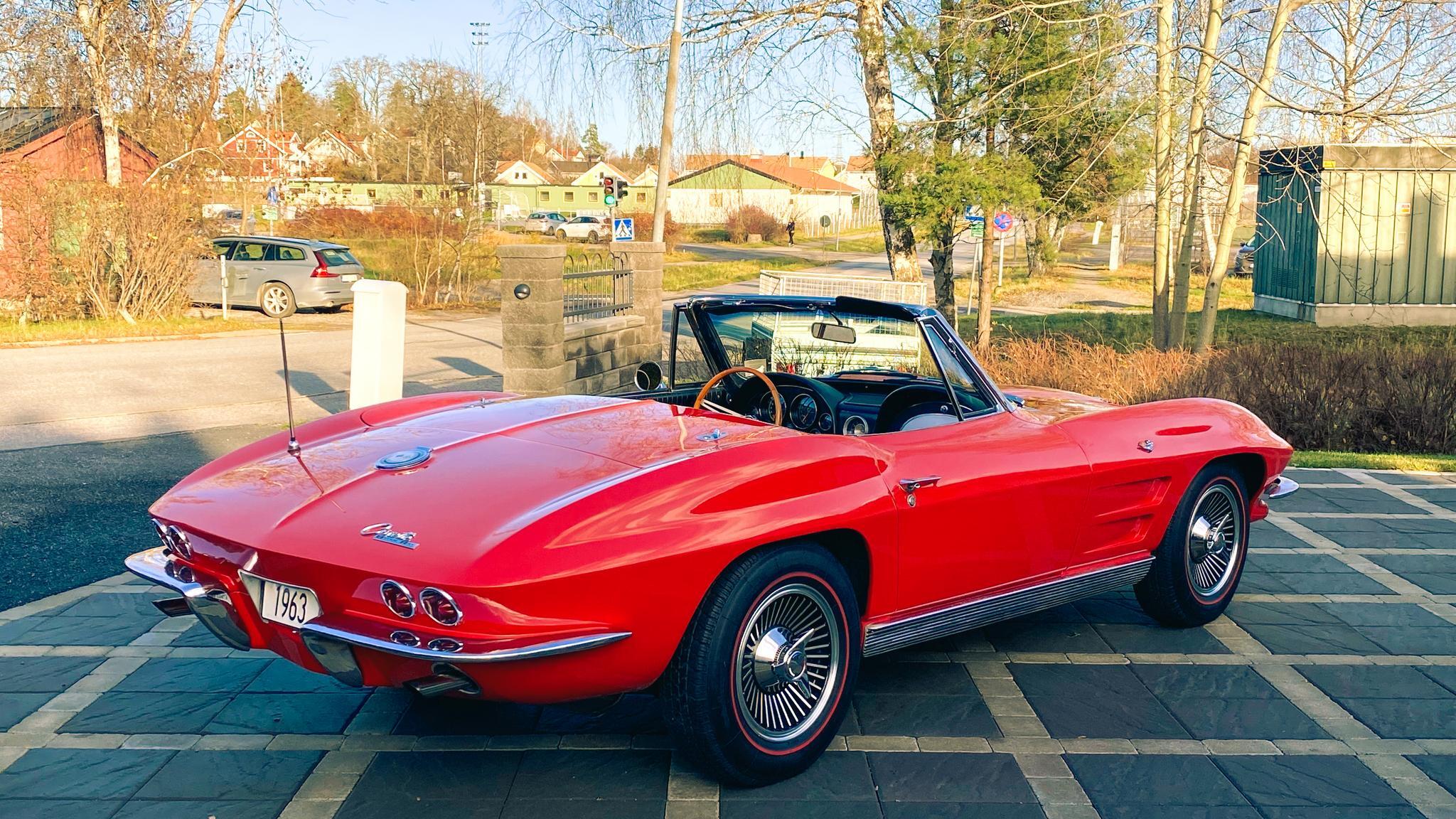 Exterior image of 1963 Corvette C2 Stingray