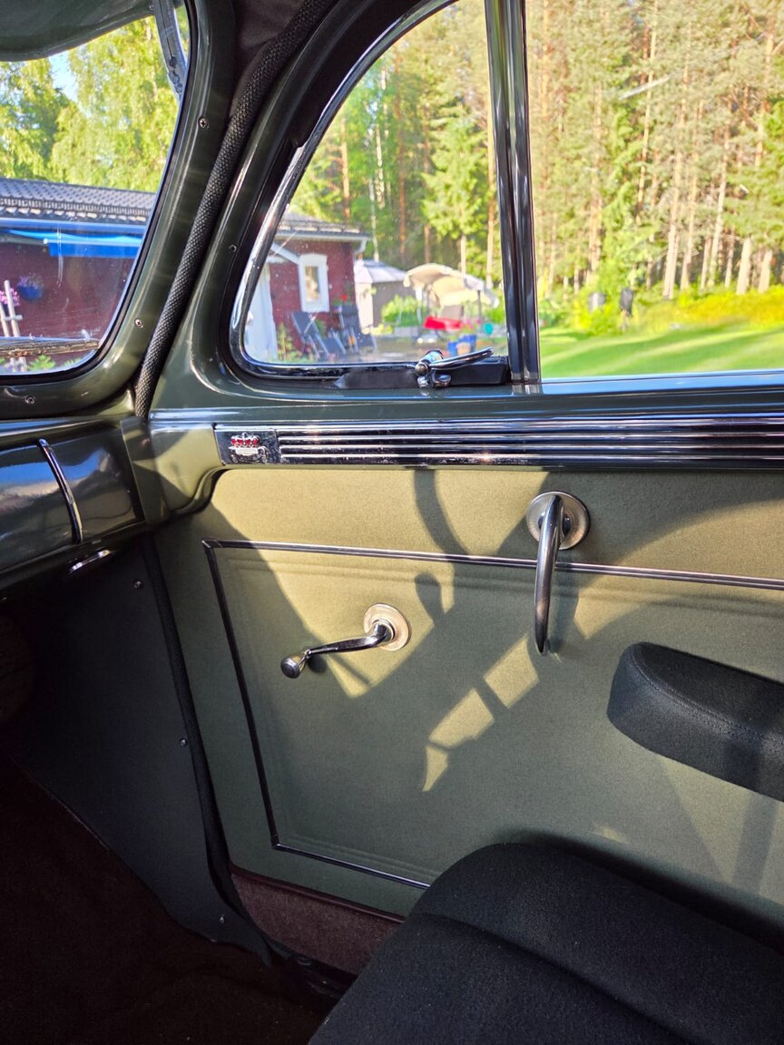 Interior image of 1948 Chrysler Windsor Club Coupé