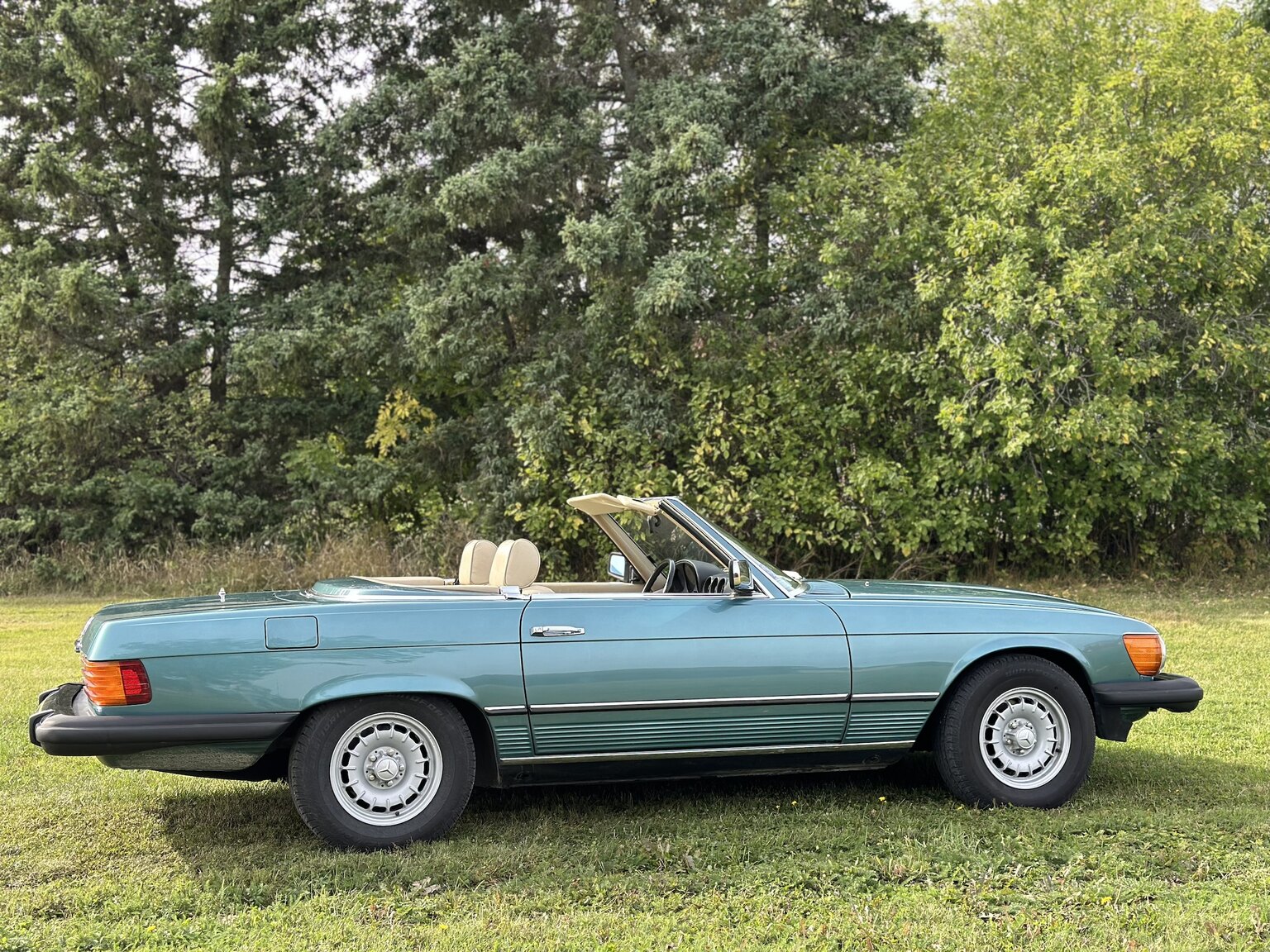 Exteriörbild på 1985 Mercedes-Benz 380 SL