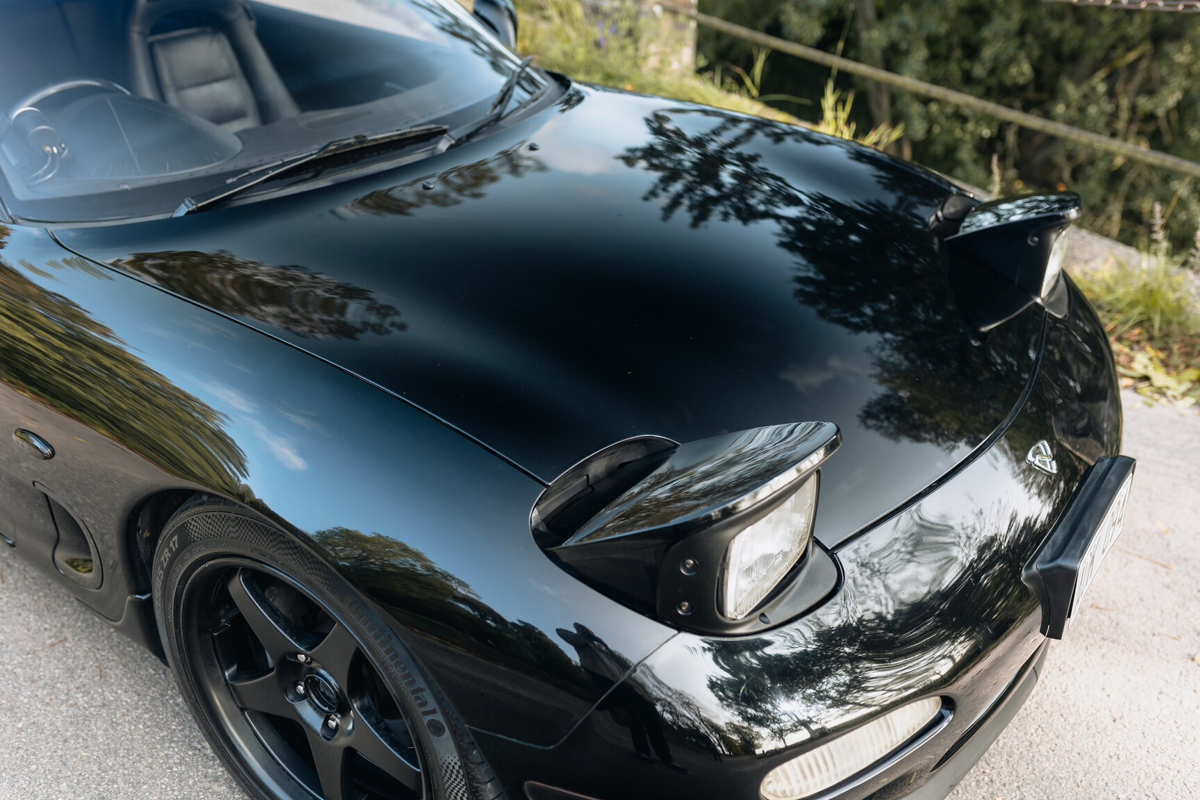 Exterior image of 1994 Mazda RX7 (34)