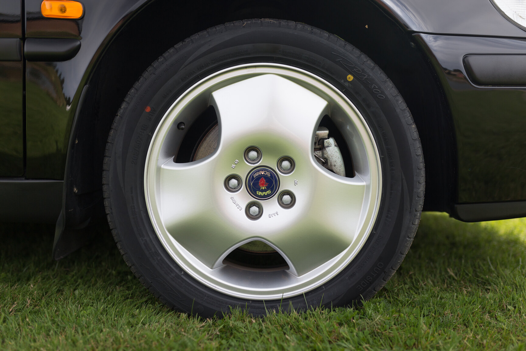 Exterior image of 1998 Saab 9-3 SE 2.0T Convertible