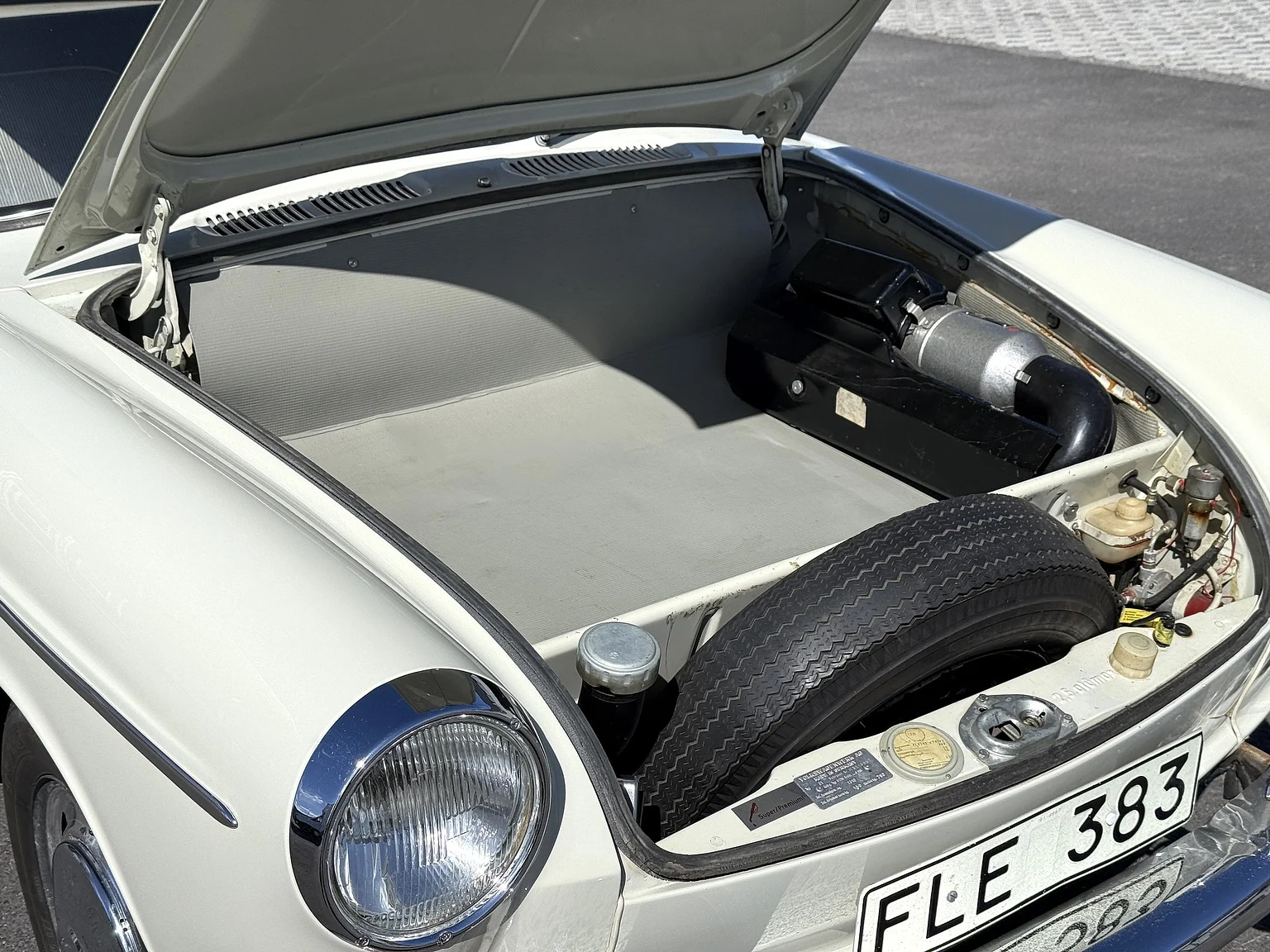 Image of 1965 Volkswagen 1500 Limousine 311 Notchback mechanics (24)