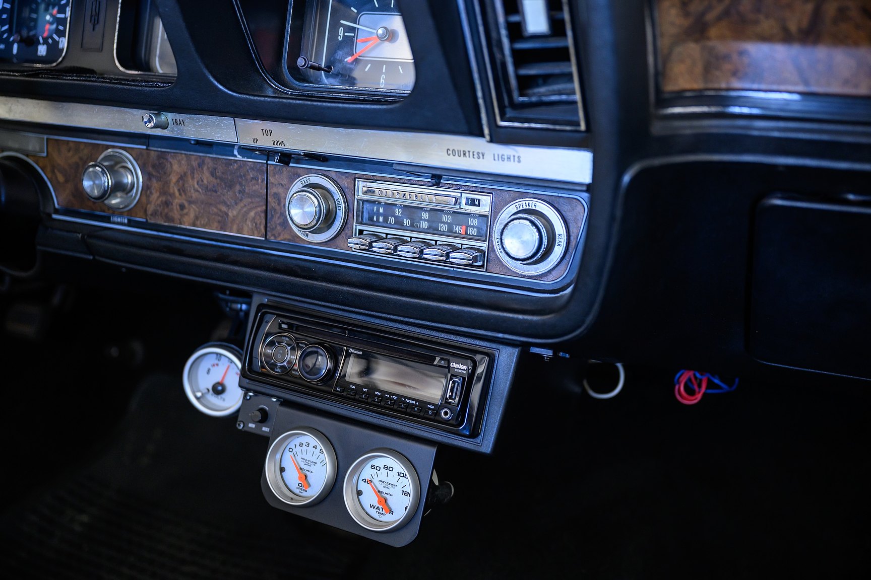 Innenraumfoto von 1970 Oldsmobile Ninety-Eight Convertible 7.5 V8