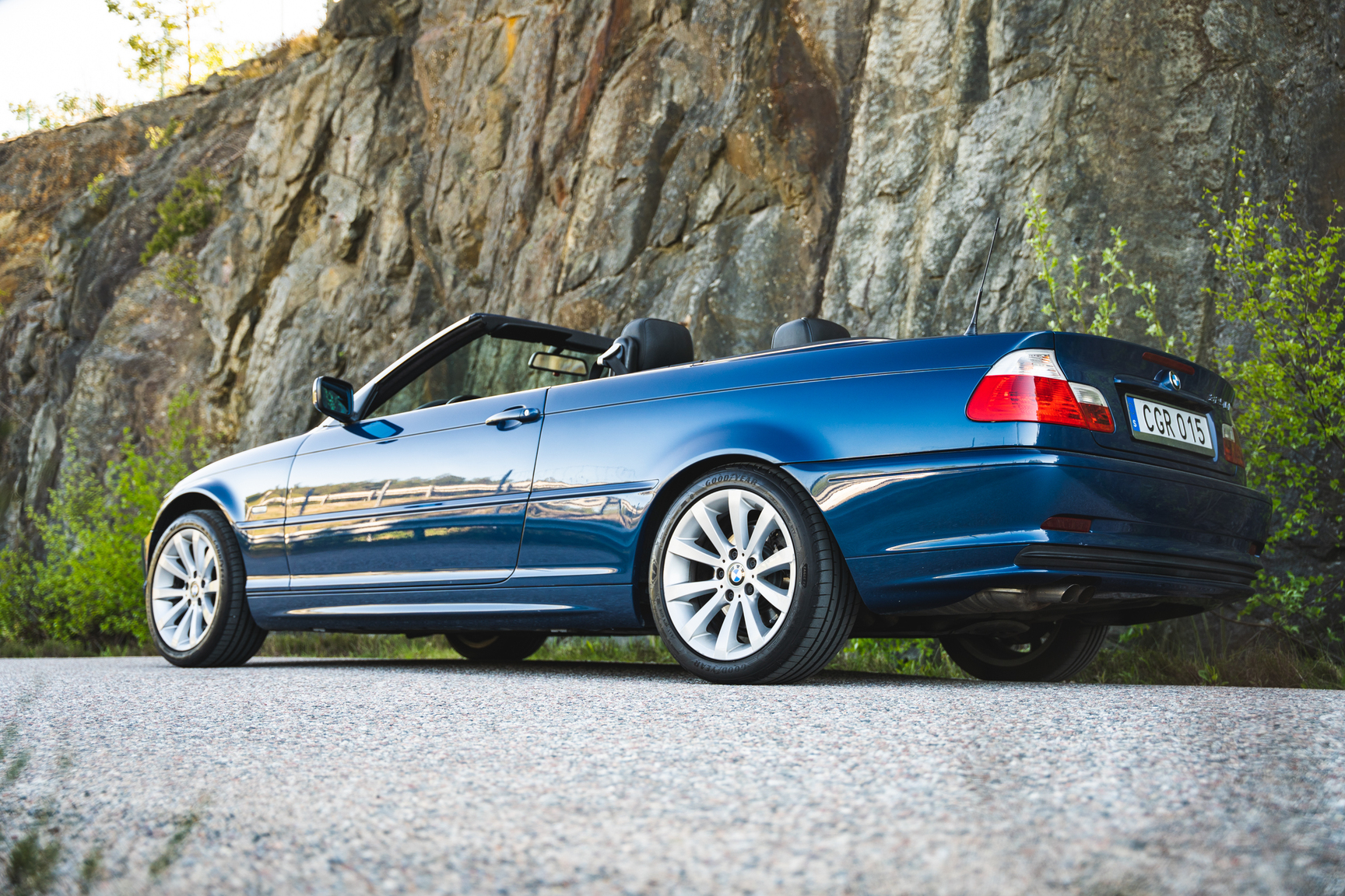 Exteriörbild på 2001 BMW E46 325 Cabriolet (4)