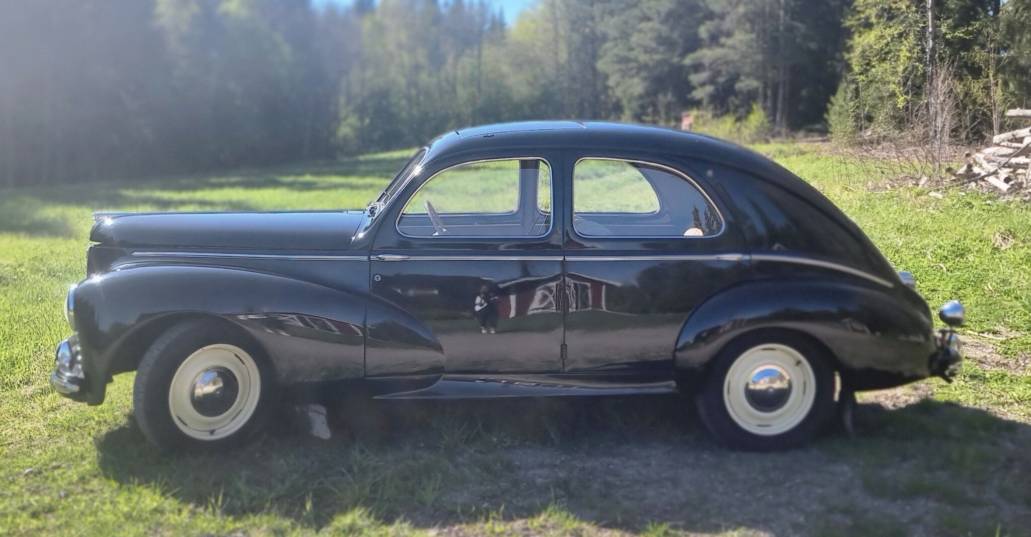 Exterior image of 1951 Peugeot 203 De Luxe