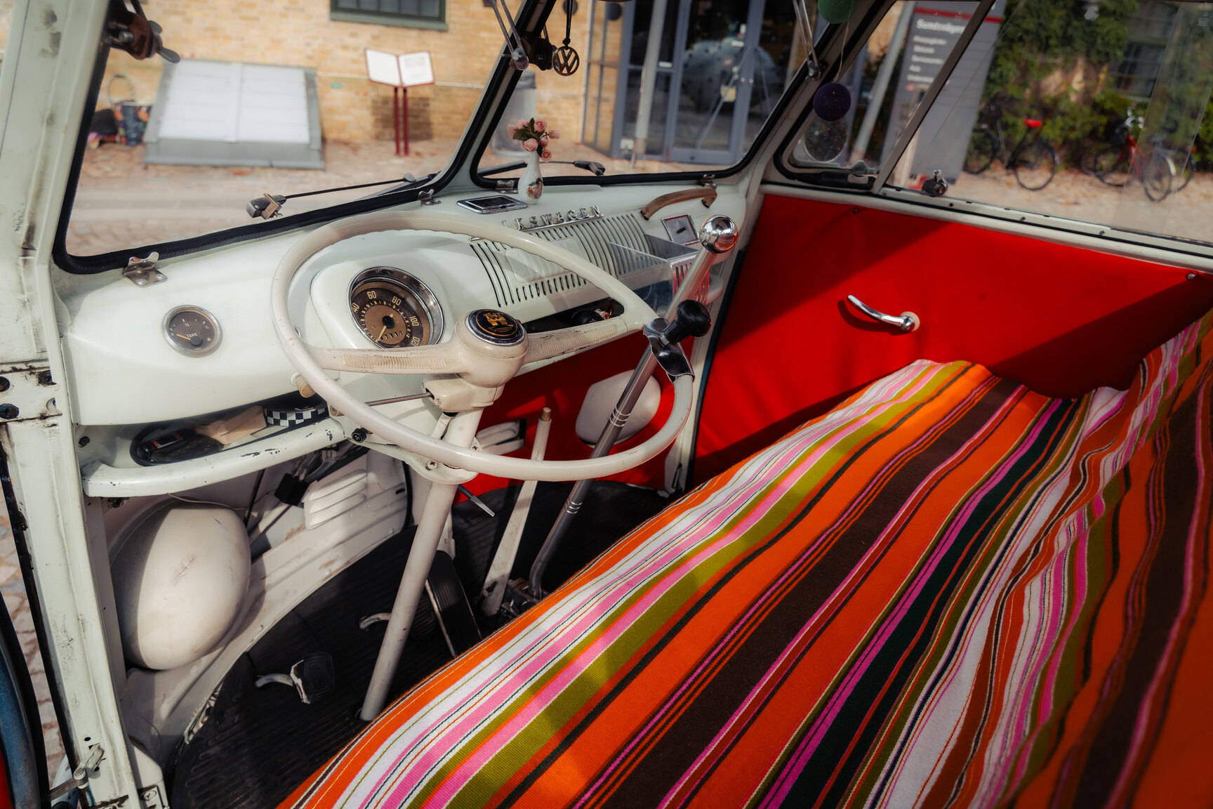 Interior image of 1964 Volkswagen Kleinbus Transporter 1500 Deluxe “21-fönsters Samba”