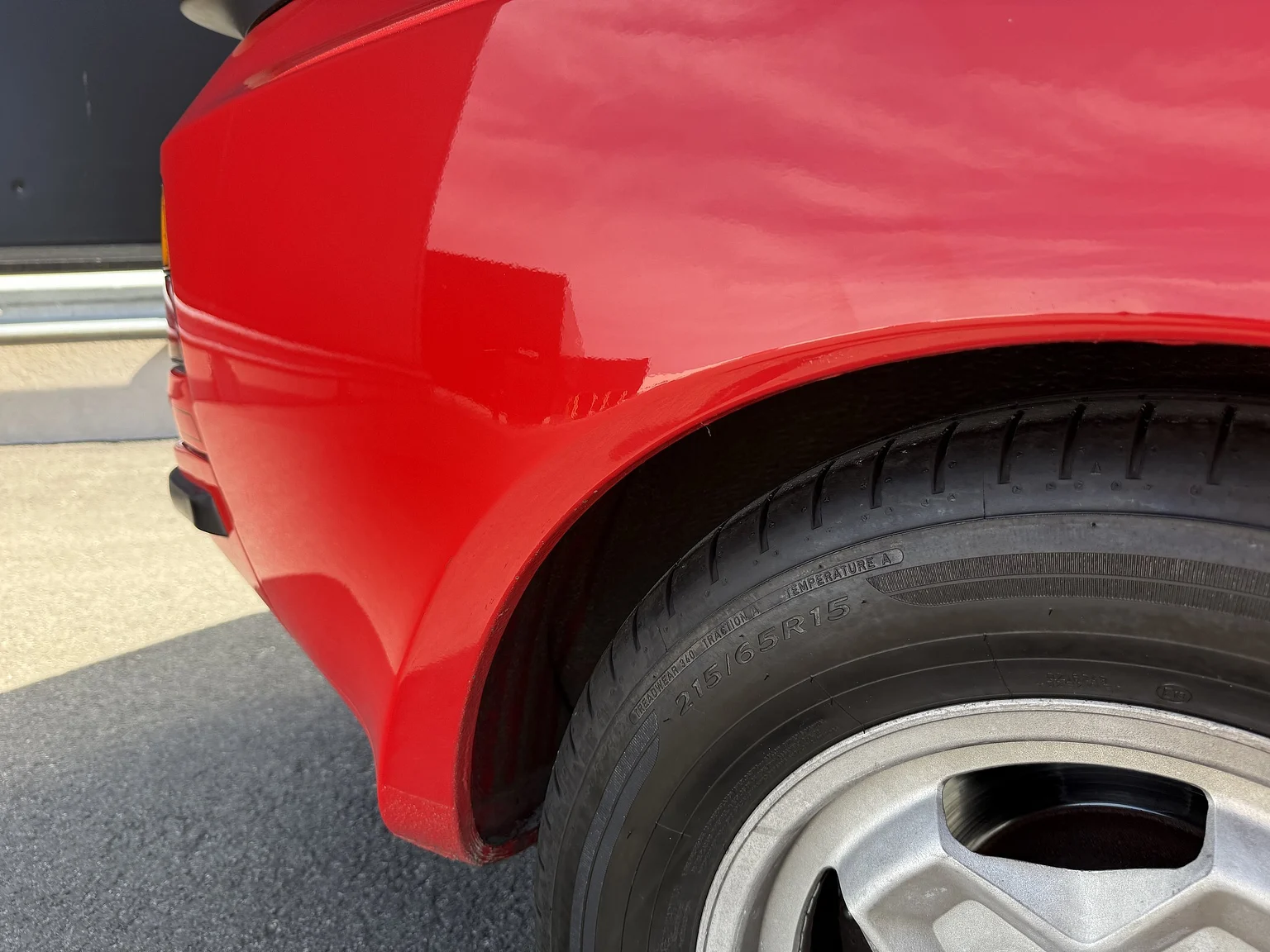 Exteriörbild på 1984 Porsche 944 Targa (65)