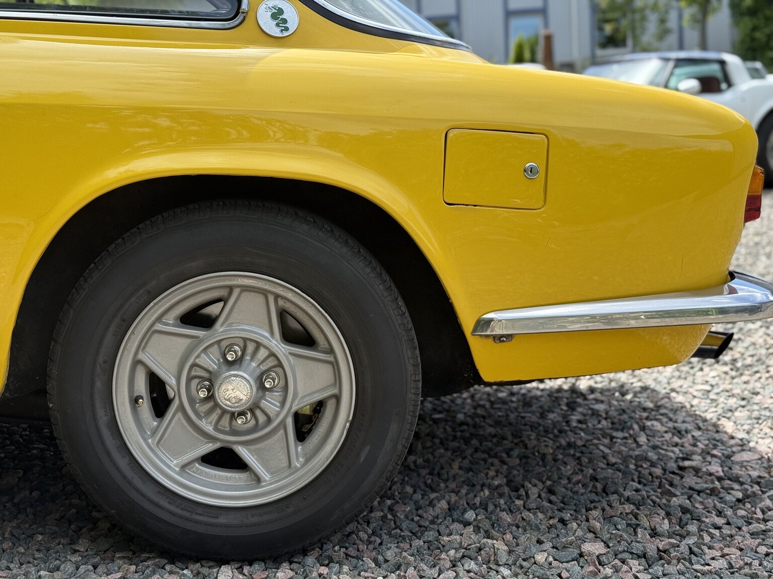 Exterior image of 1974 Alfa Romeo GT 1600 Junior