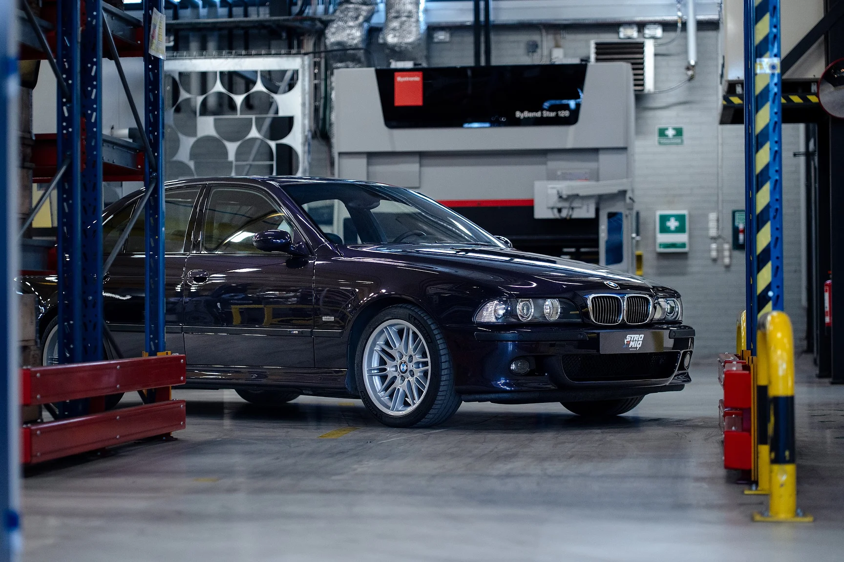 Exteriörbild på 2002 BMW M5 E39 (119)