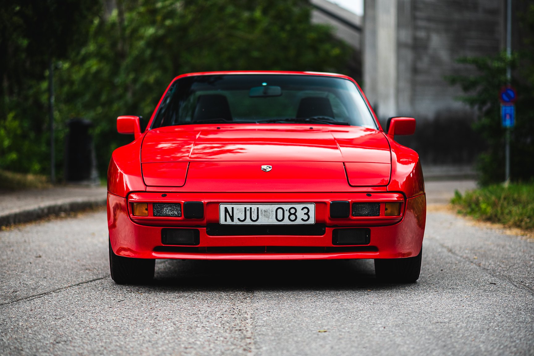 Exterior image of 1988 Porsche 944