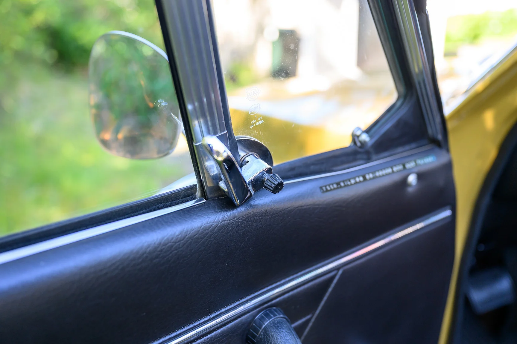 Interior image of 1971 Volvo 144 2.0 Automatic (18)