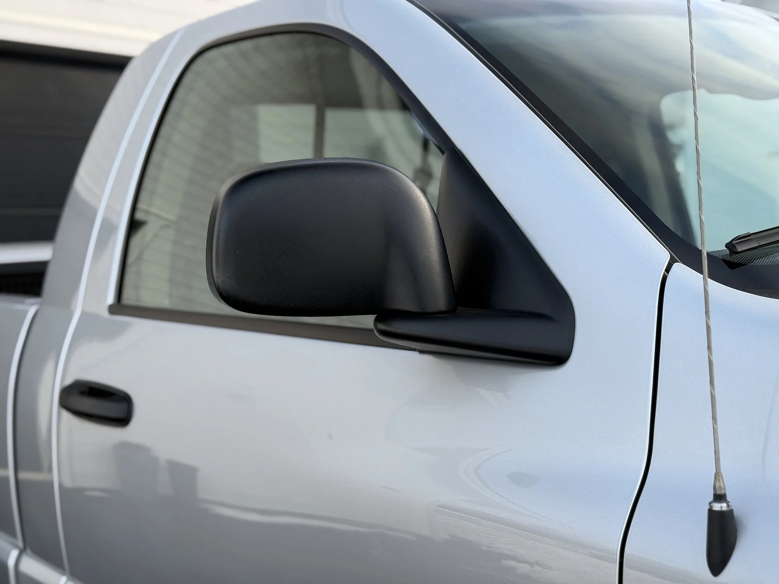 Exteriörbild på 2005 Dodge RAM SRT-10 Regular Cab Manual  (19)