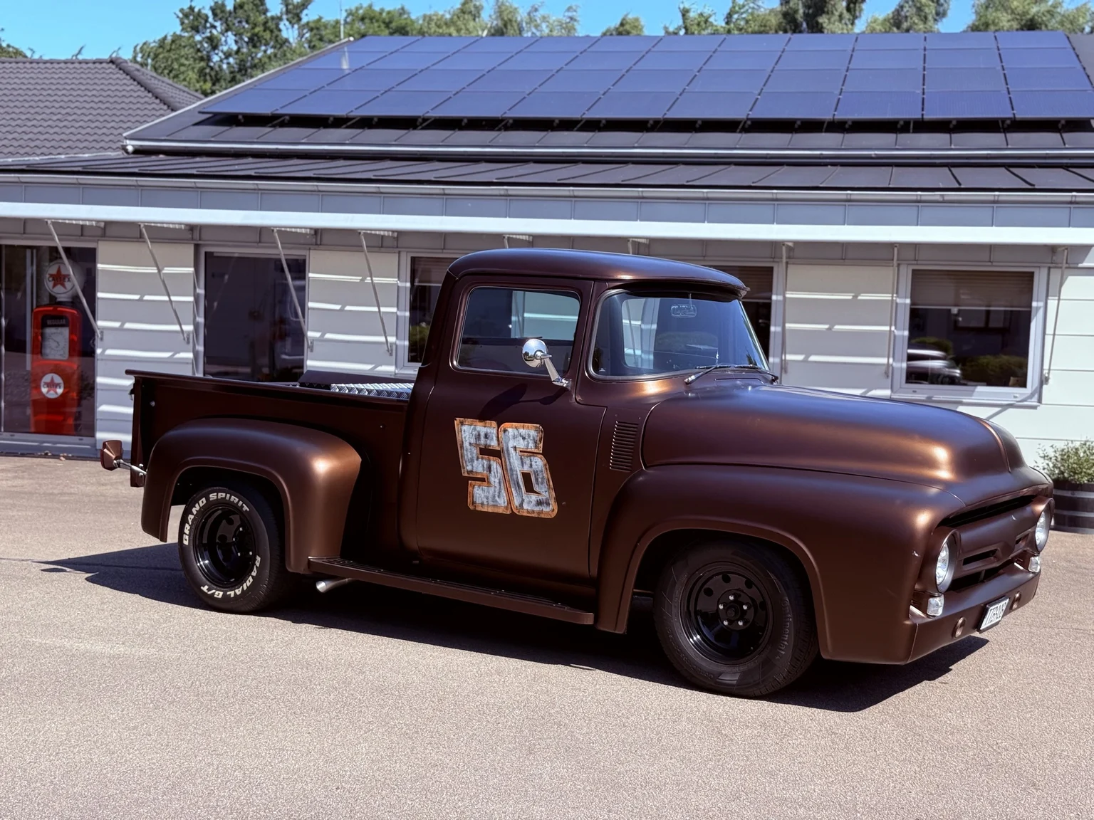 Aussenfoto 1956 Ford F-100 Restomod (35)