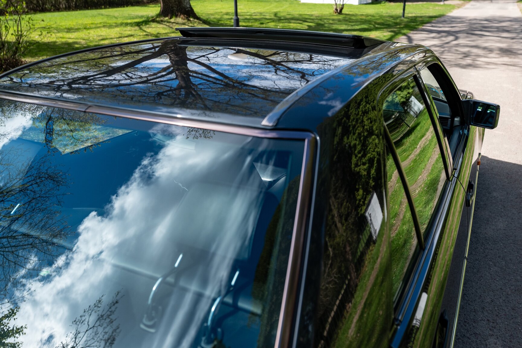 Exterior image of 1993 Mercedes-Benz 400 E