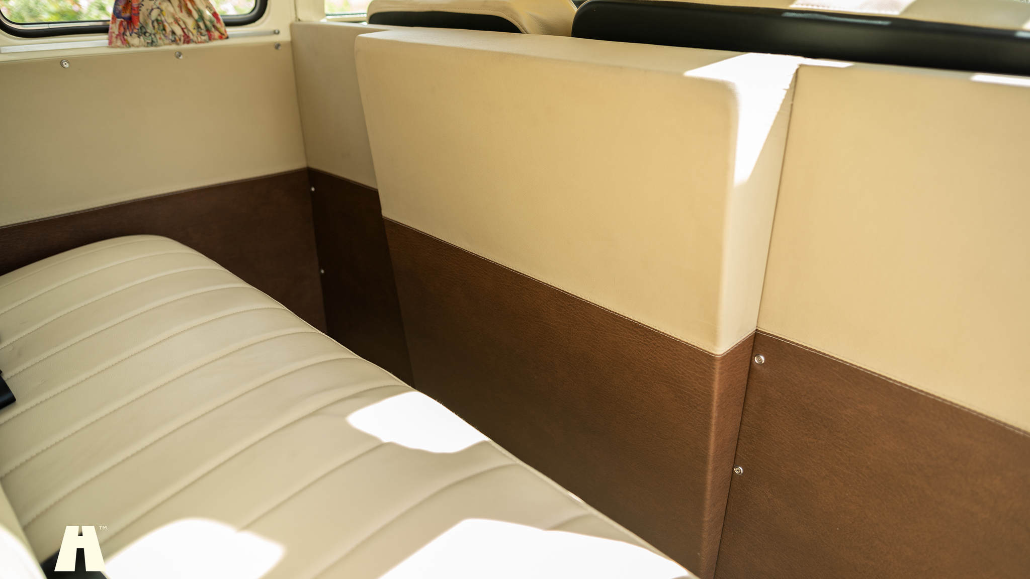 Interiörbild 1974 Volkswagen T1 Split Window  