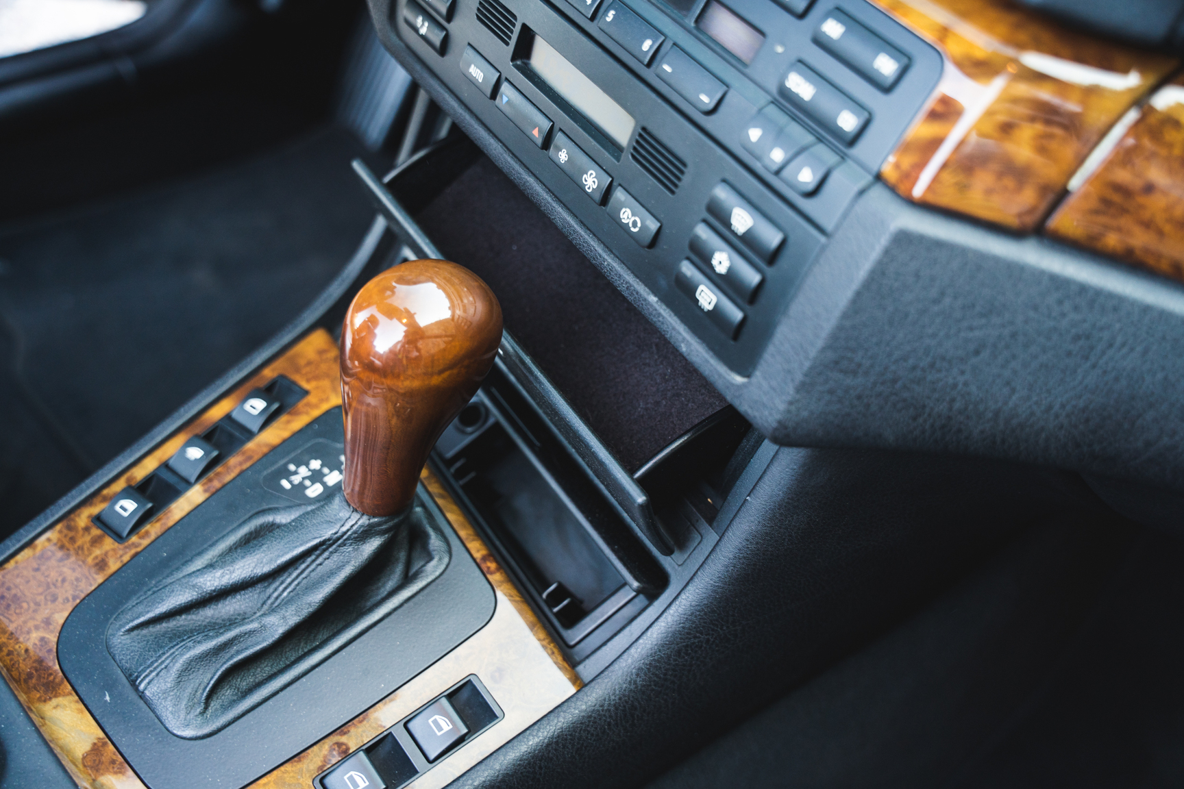 Interior image of 2001 BMW E46 325 Cabriolet (56)
