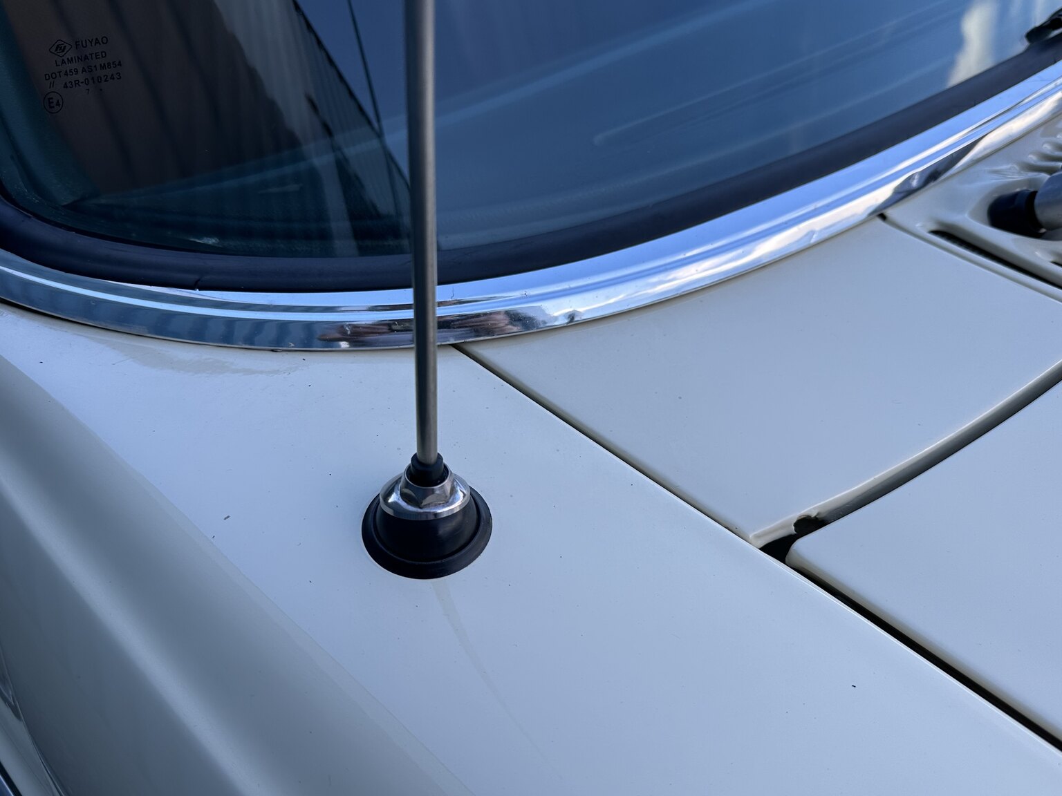 Exterior image of 1974 Mercedes Benz 230.6