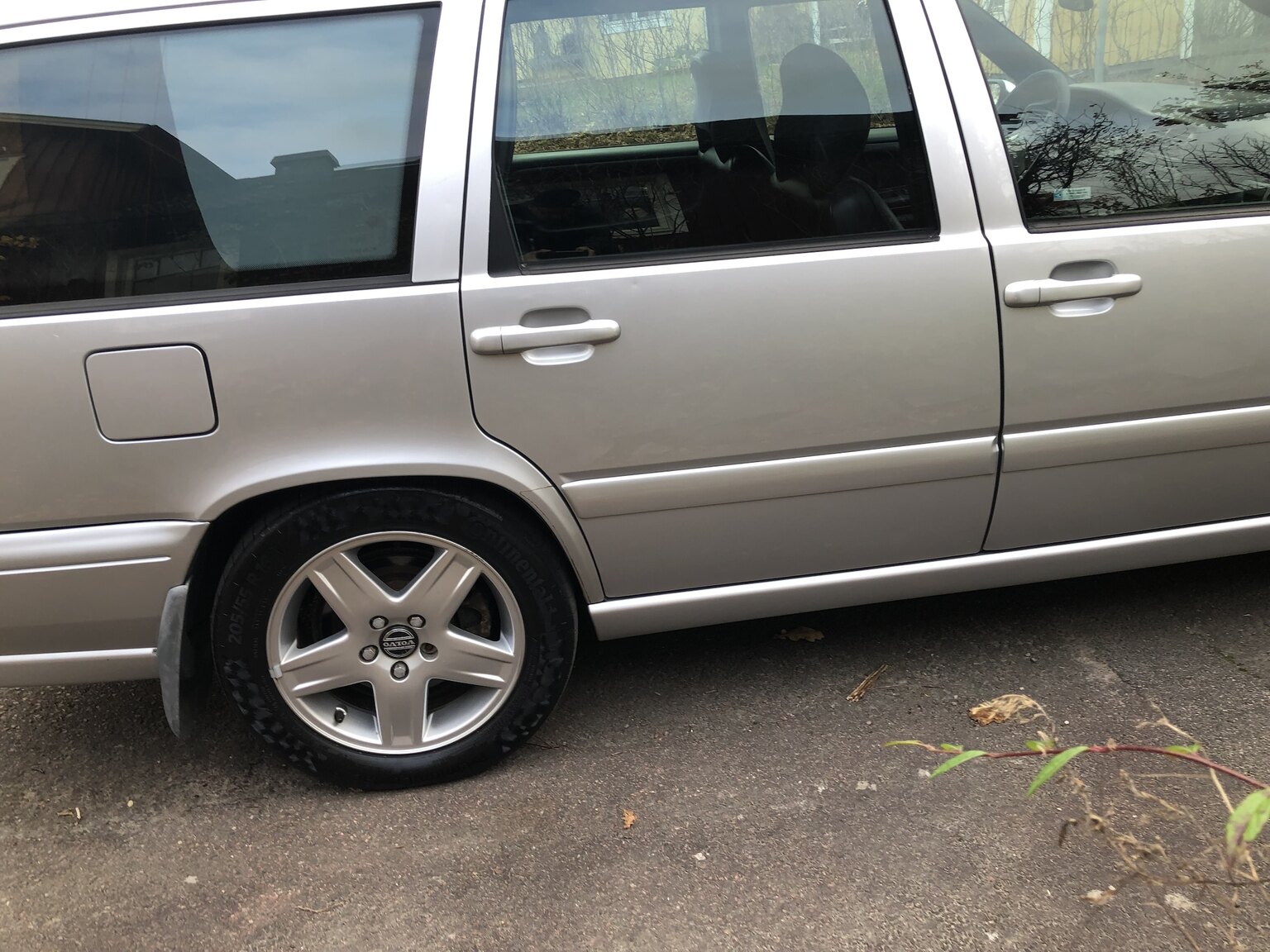 Exteriörbild på 1998 Volvo V70 R AWD