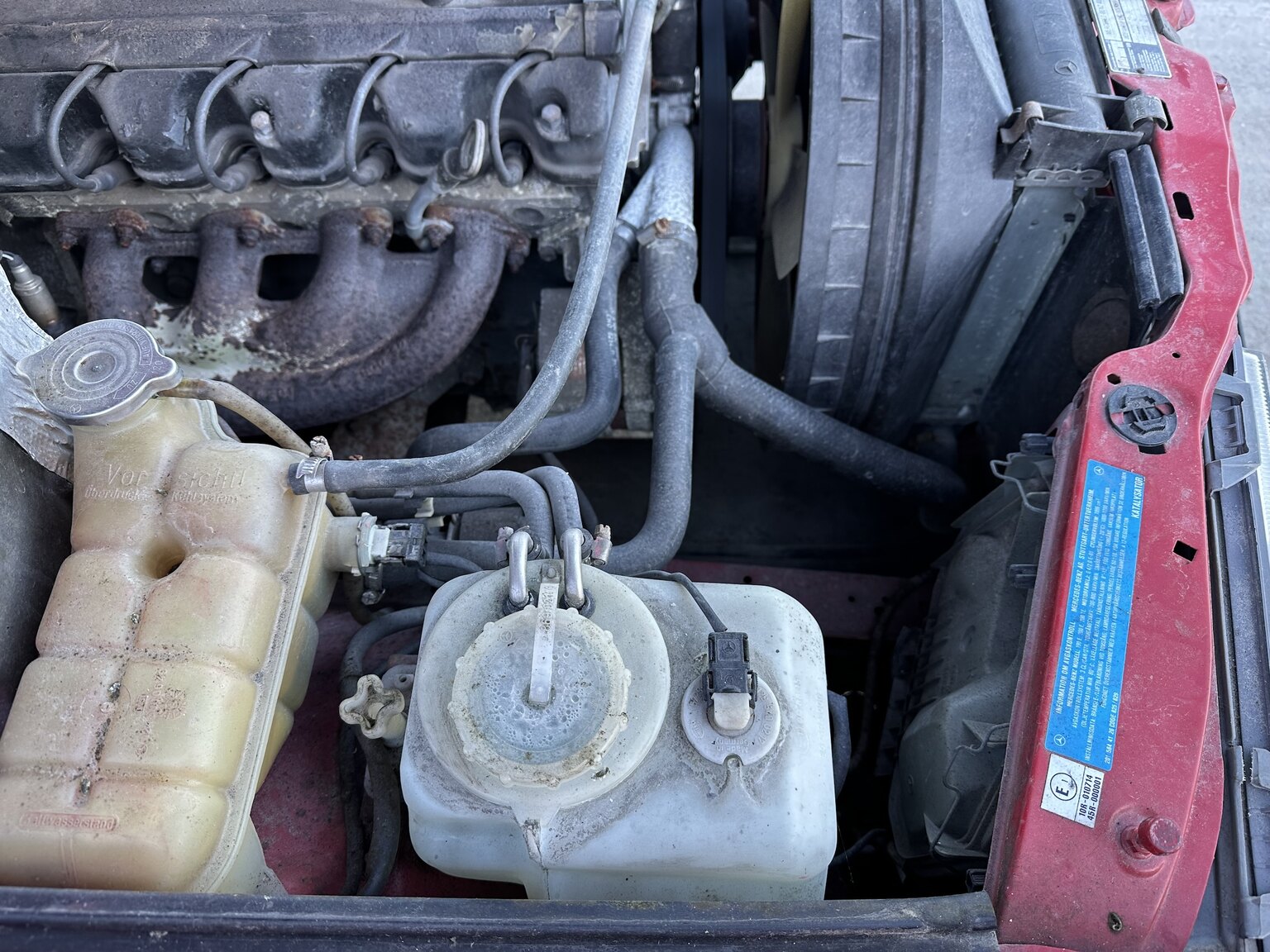 Image of 1990 Mercedes-Benz 200 E mechanics