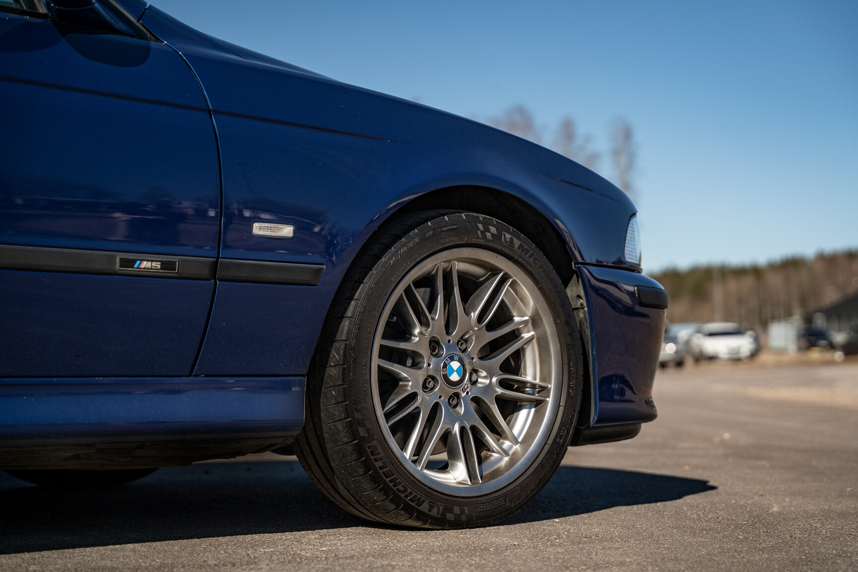 Exteriörbild på 2003 BMW M5