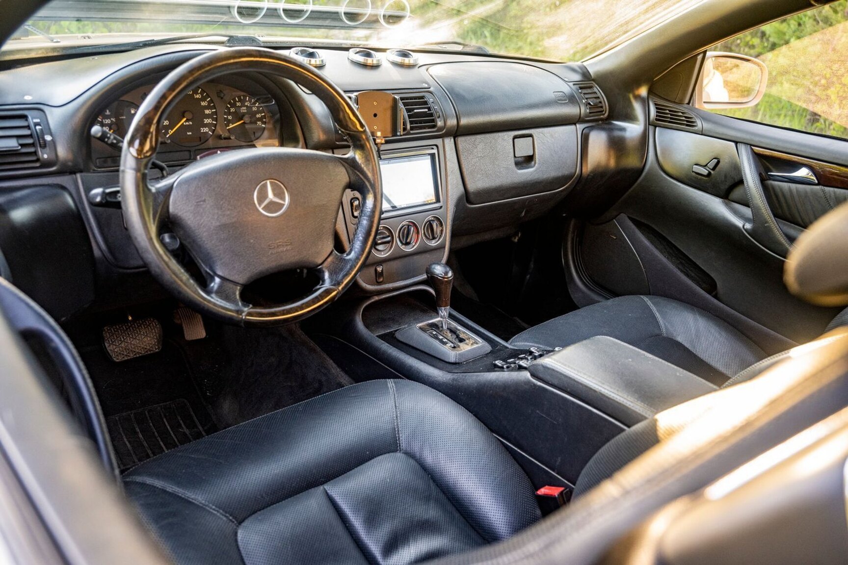 Interior image of 2001 Mercedes-Benz CL600/ML 55 AMG