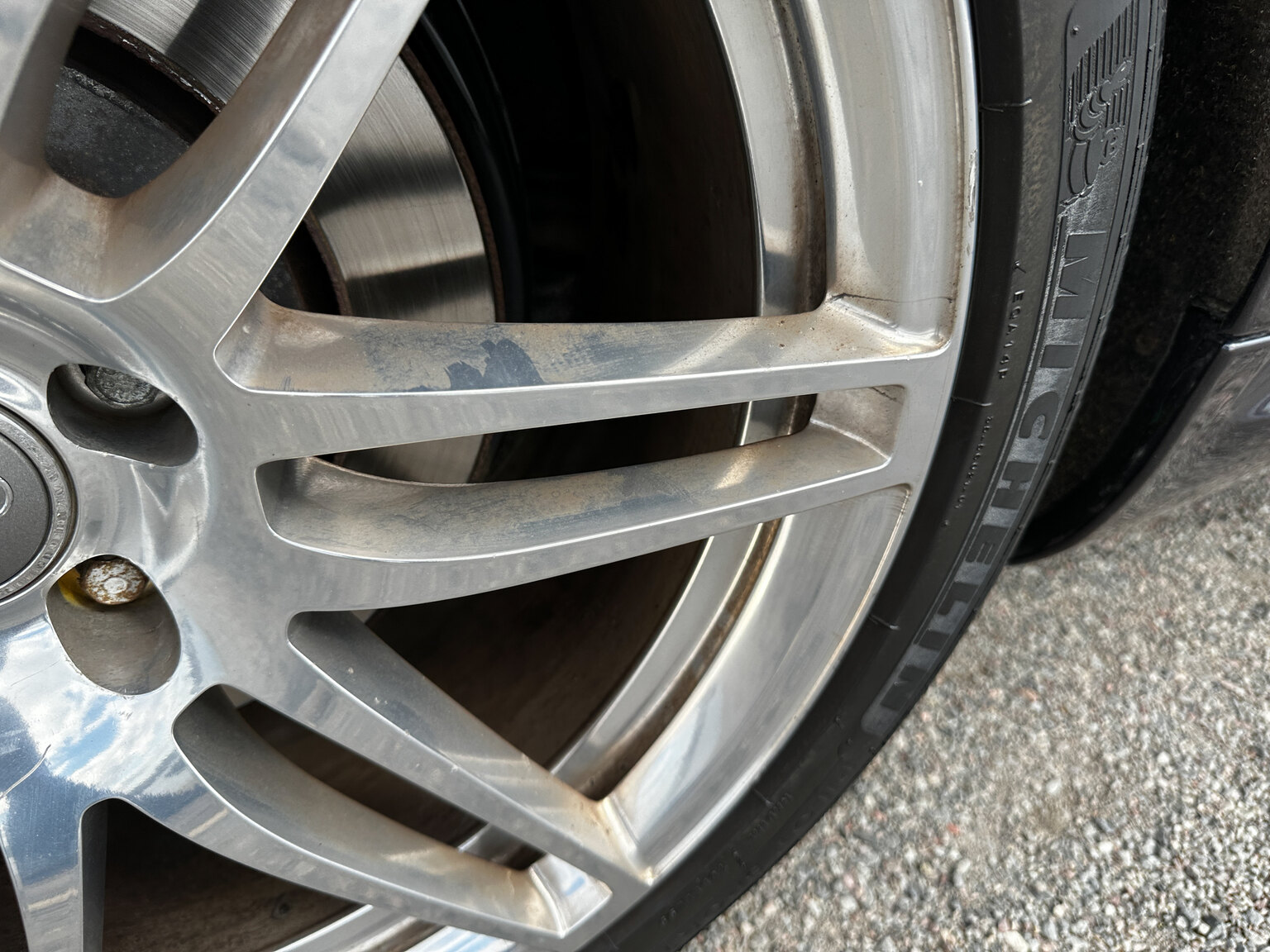 Exterior image of 2009 Audi S8 5.2 V10 FSI Quattro