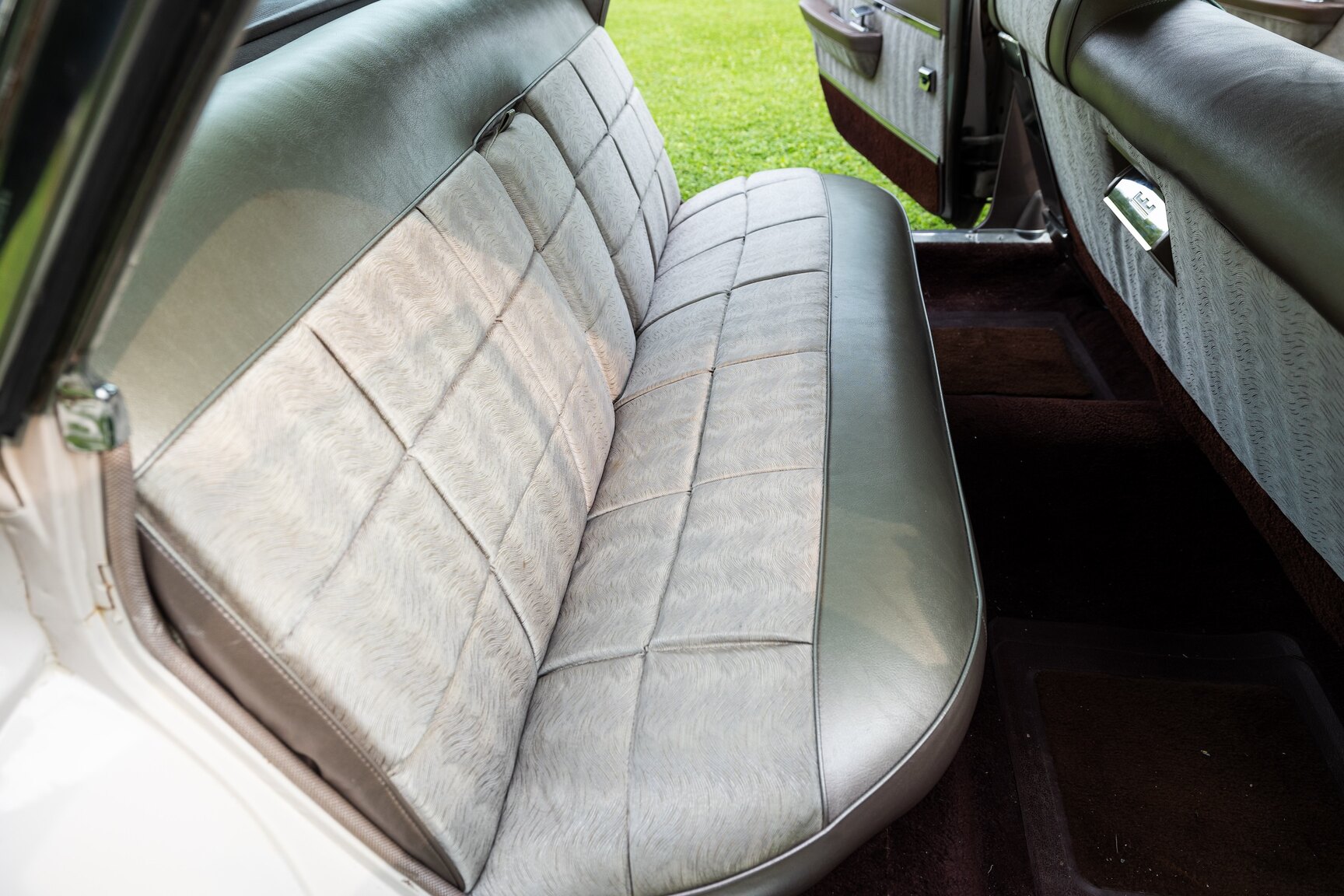Interior image of 1962 Chrysler New Yorker