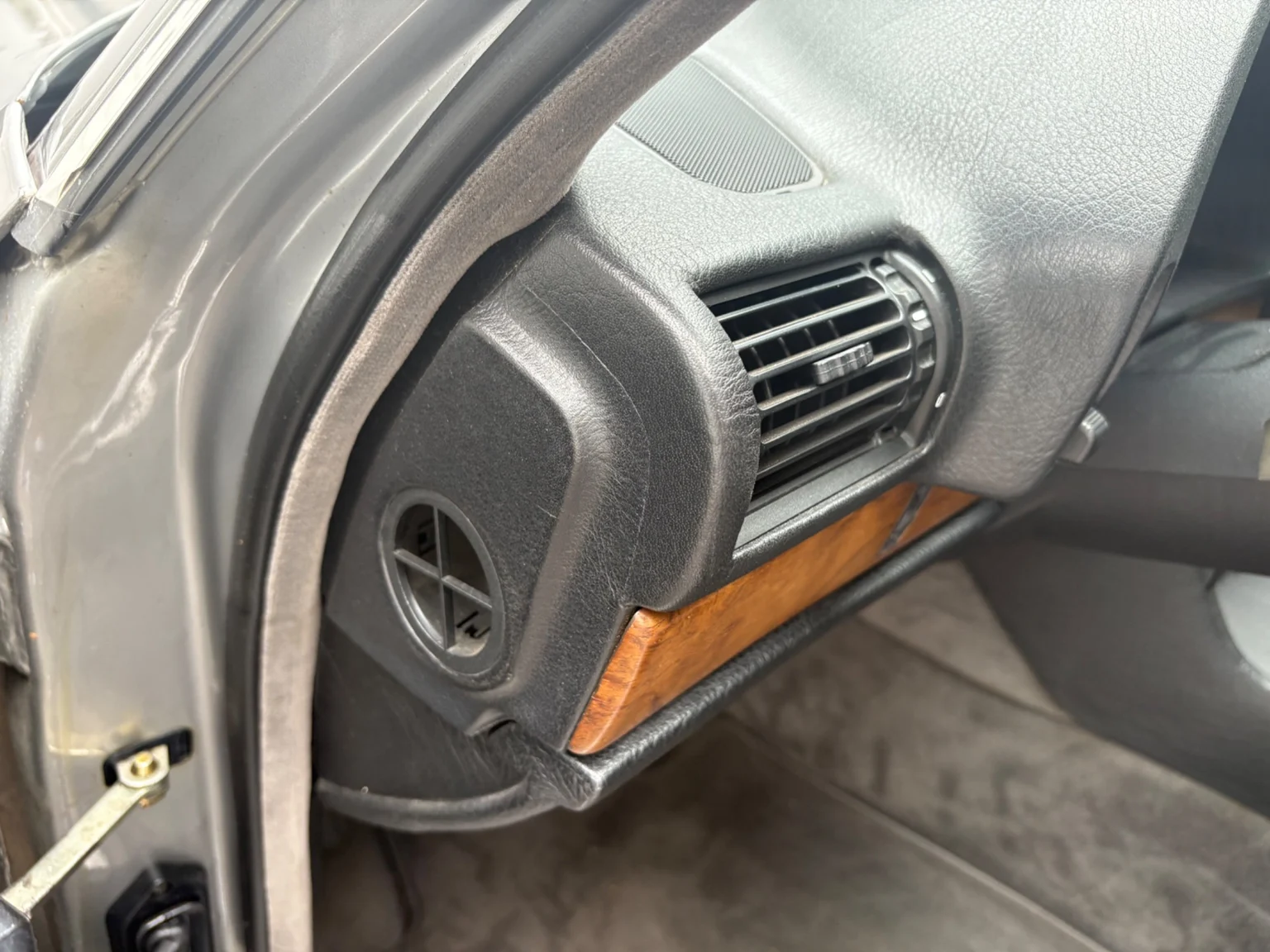 Innenraumfoto von 1988 BMW 730iA (34)