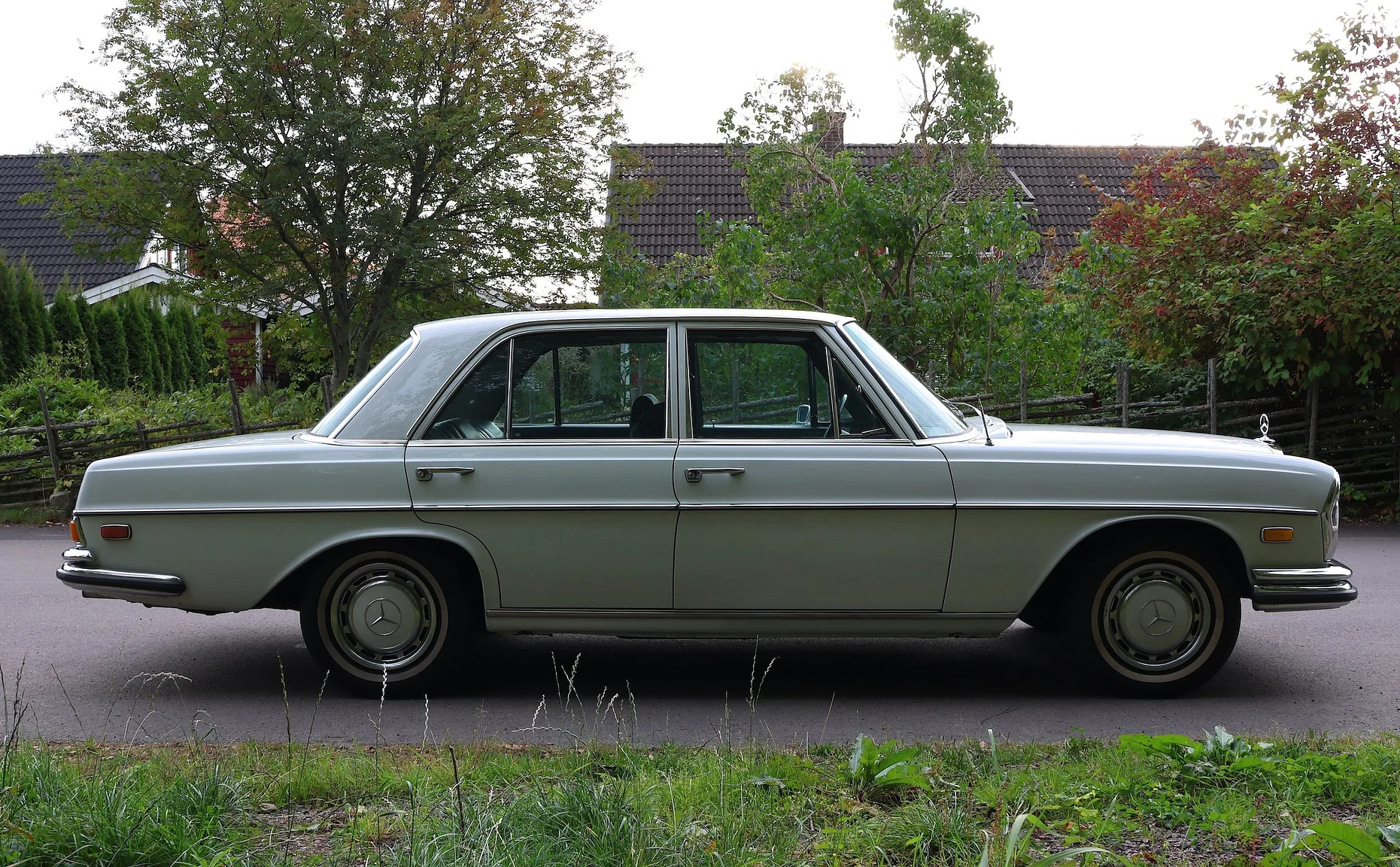 Aussenfoto 1972 Mercedes-Benz 280 SE 4.5  (4)