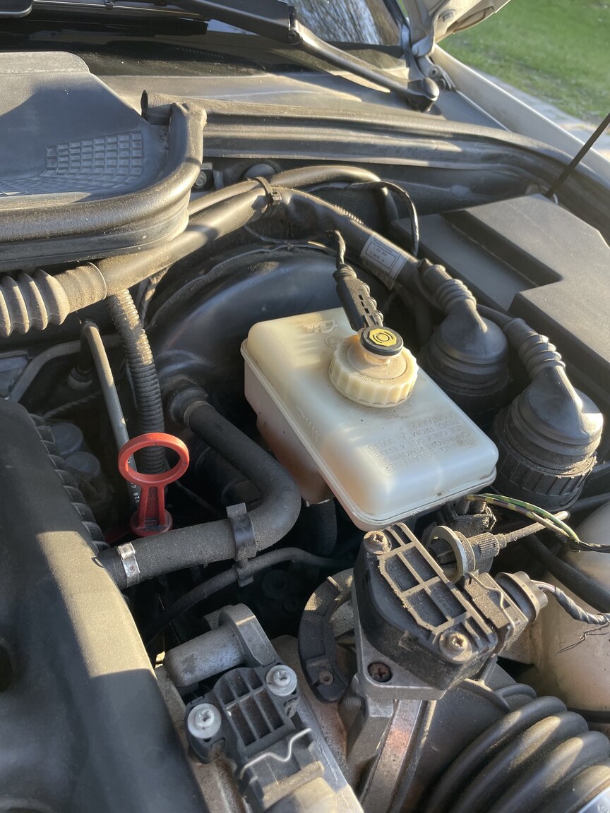 Image of 1995 BMW 328 iA Convertible mechanics