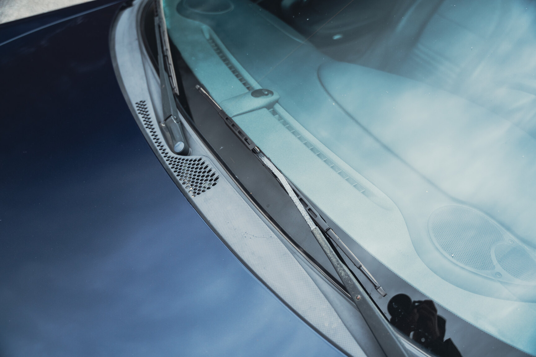 Exterior image of 1999 Porsche 911 Carrera 4