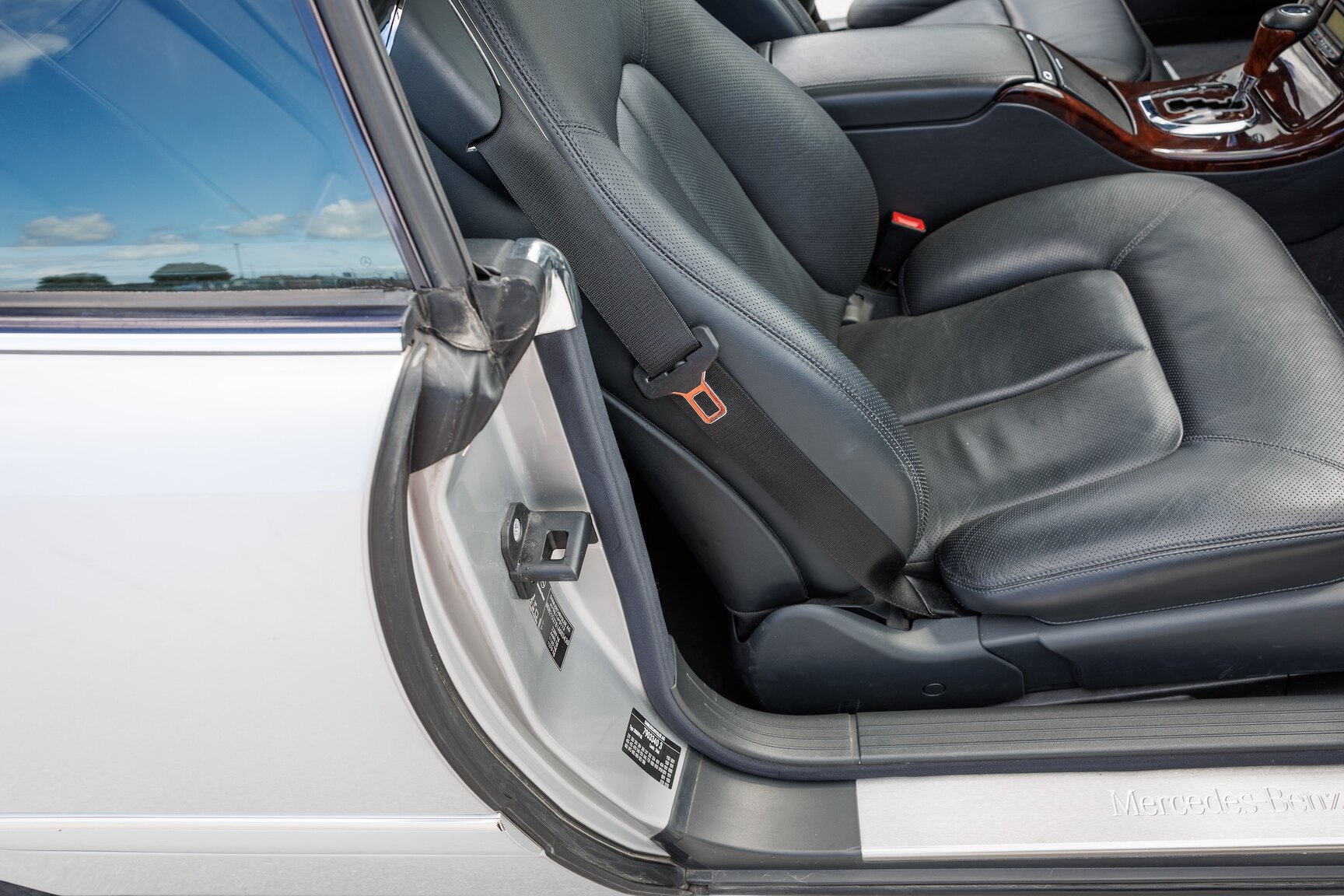 Interior image of 2000 Mercedes-Benz CL600