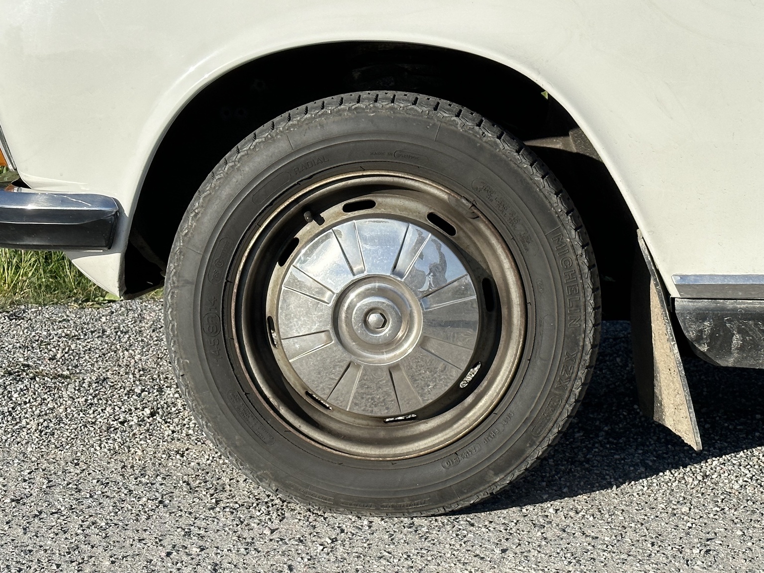 Exterior image of 1970 Peugeot 304 Cabriolet