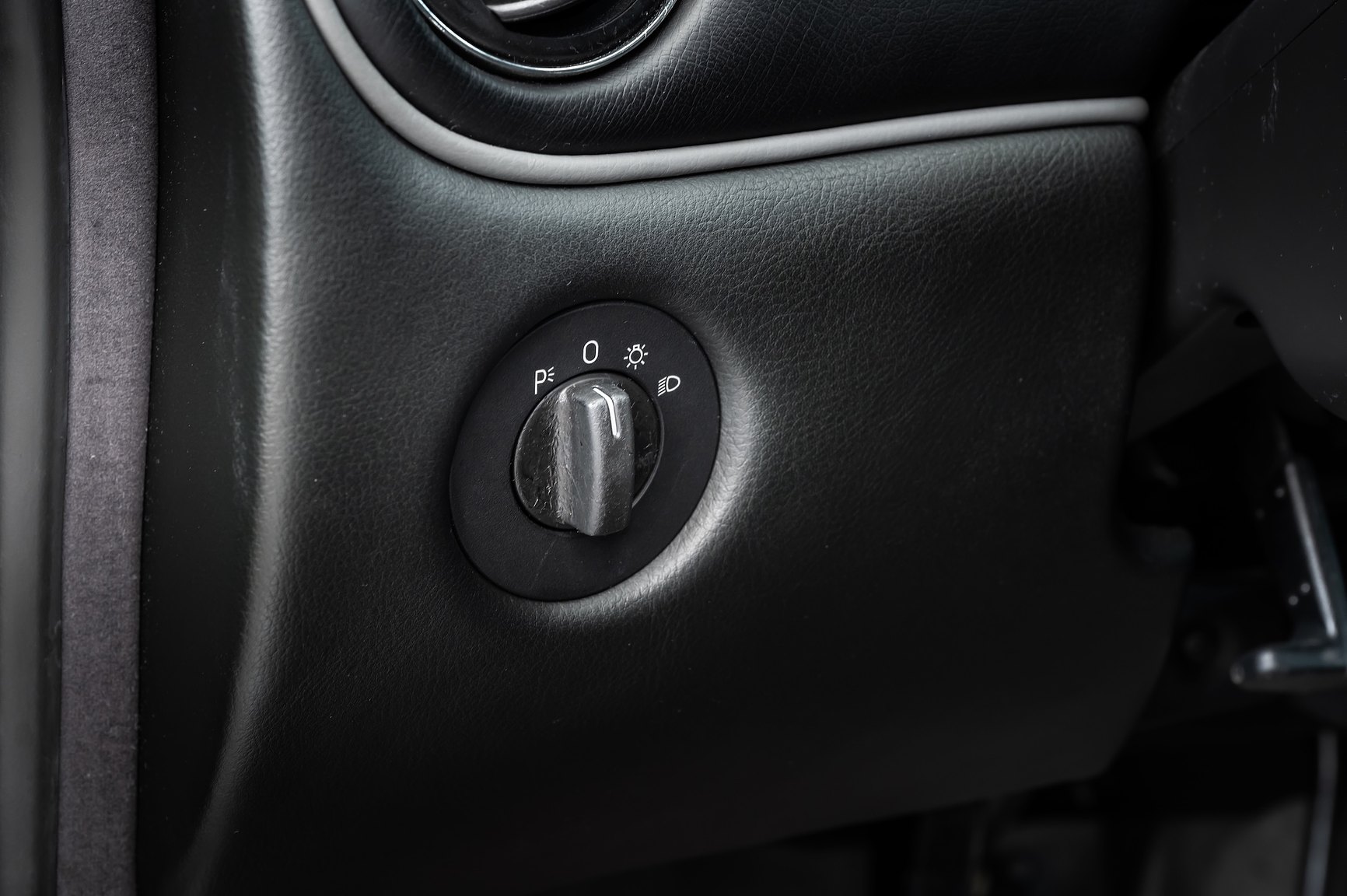 Interior image of 2004 Maserati Coupé 4.2 V8 Cambiocorsa