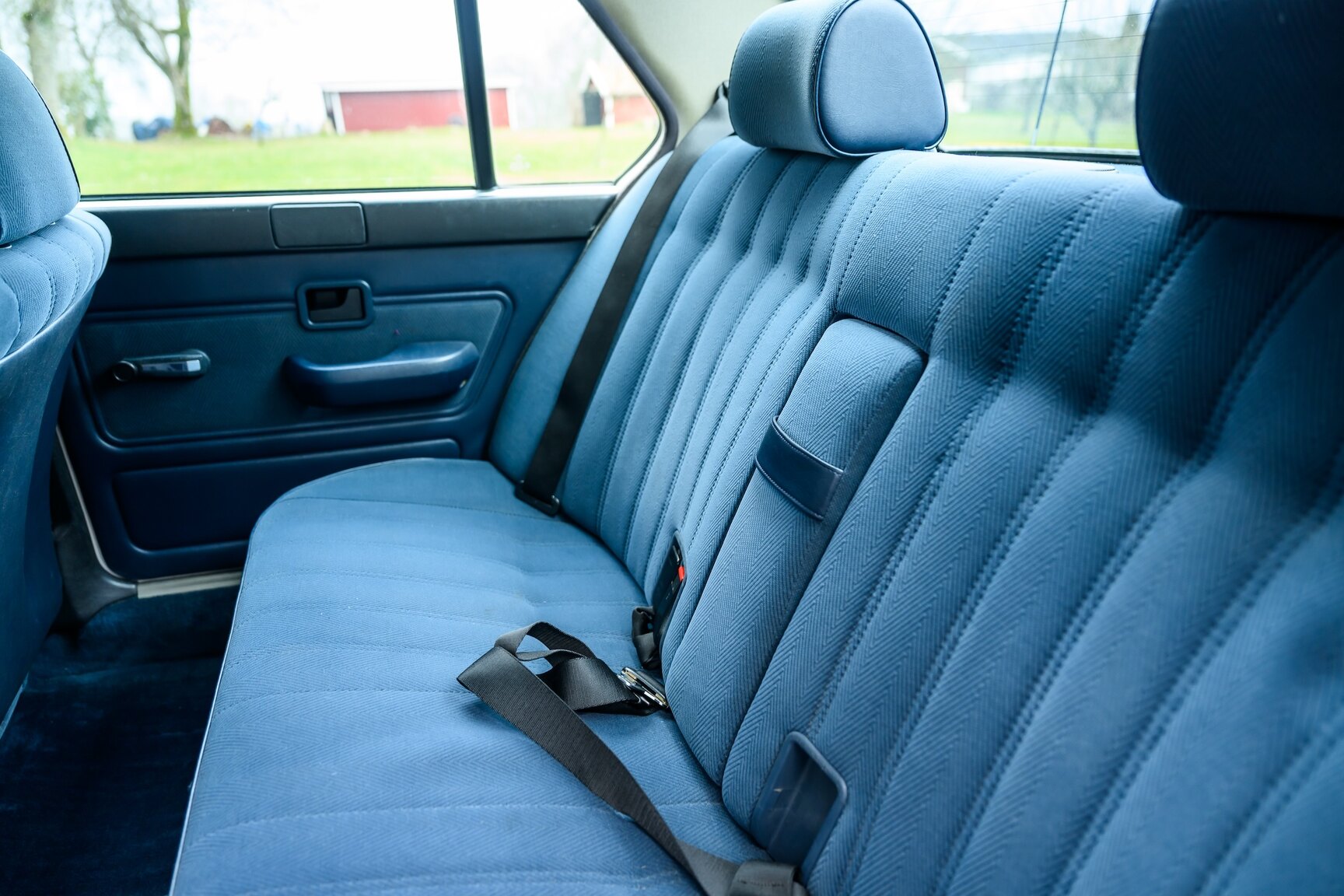 Interior image of 1986 BMW 520i