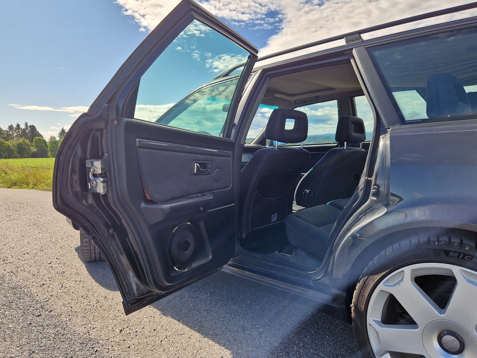 Innenraumfoto von 1993 Audi S2 Avant 2.2 quattro