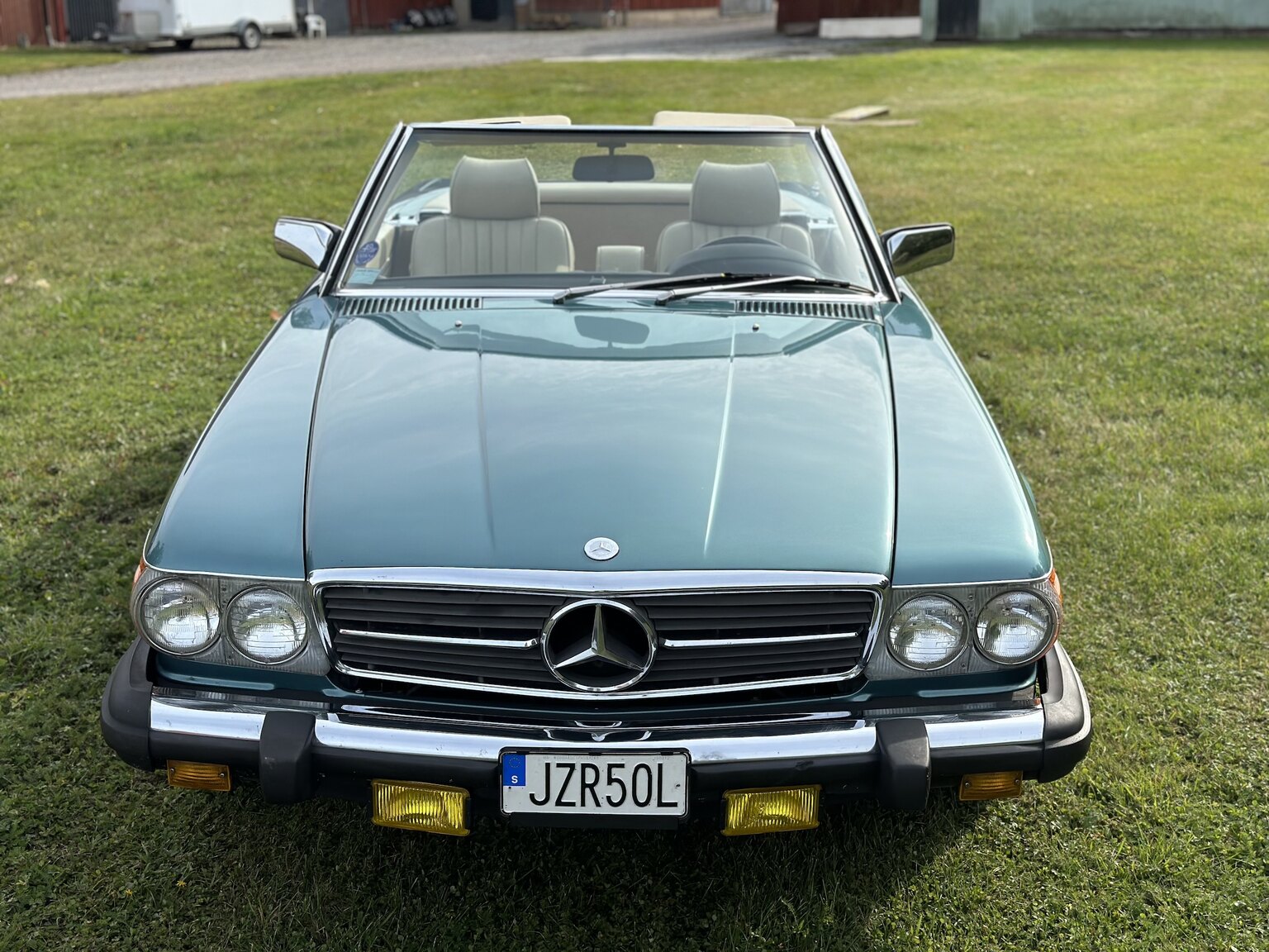 Exteriörbild på 1985 Mercedes-Benz 380 SL