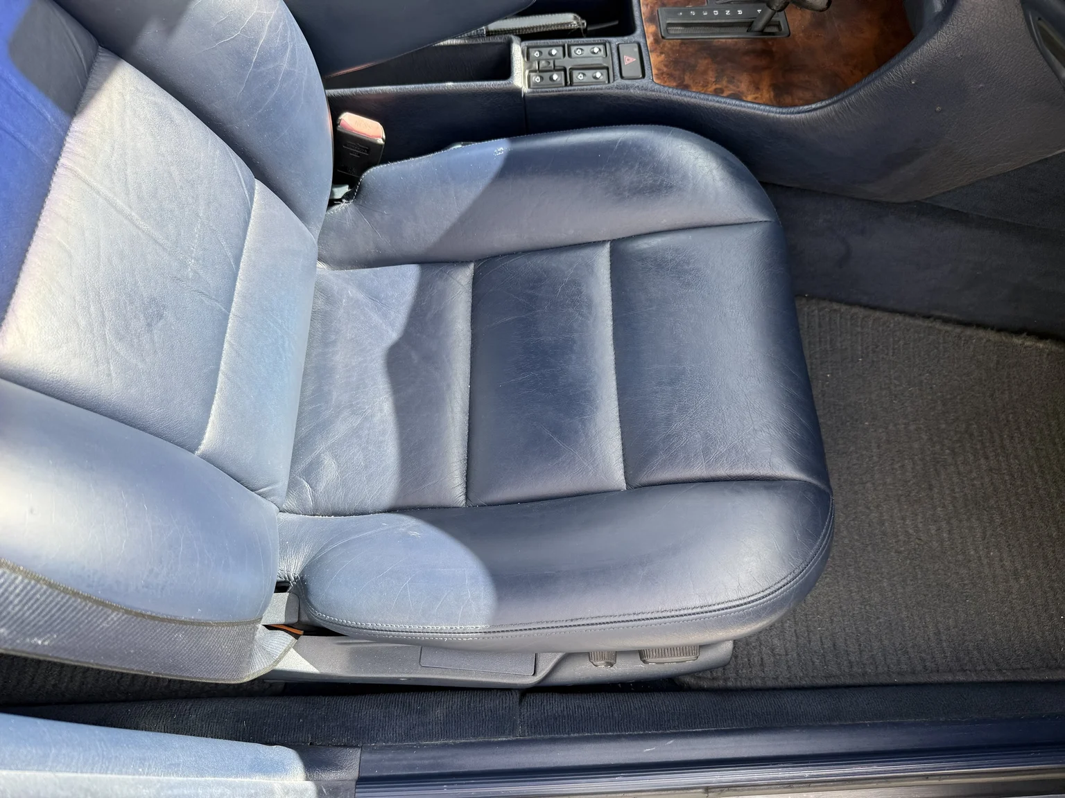 Innenraumfoto von 1990 BMW 750i (96)