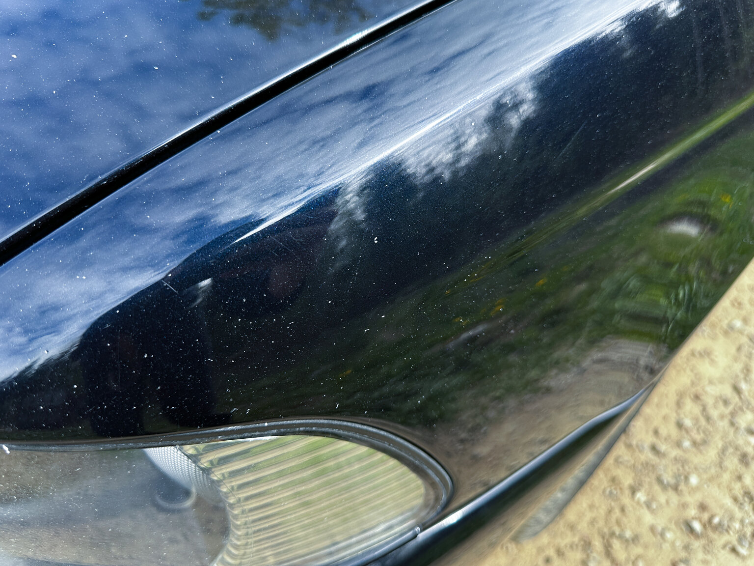 Exterior image of 2000 BMW M5 E39