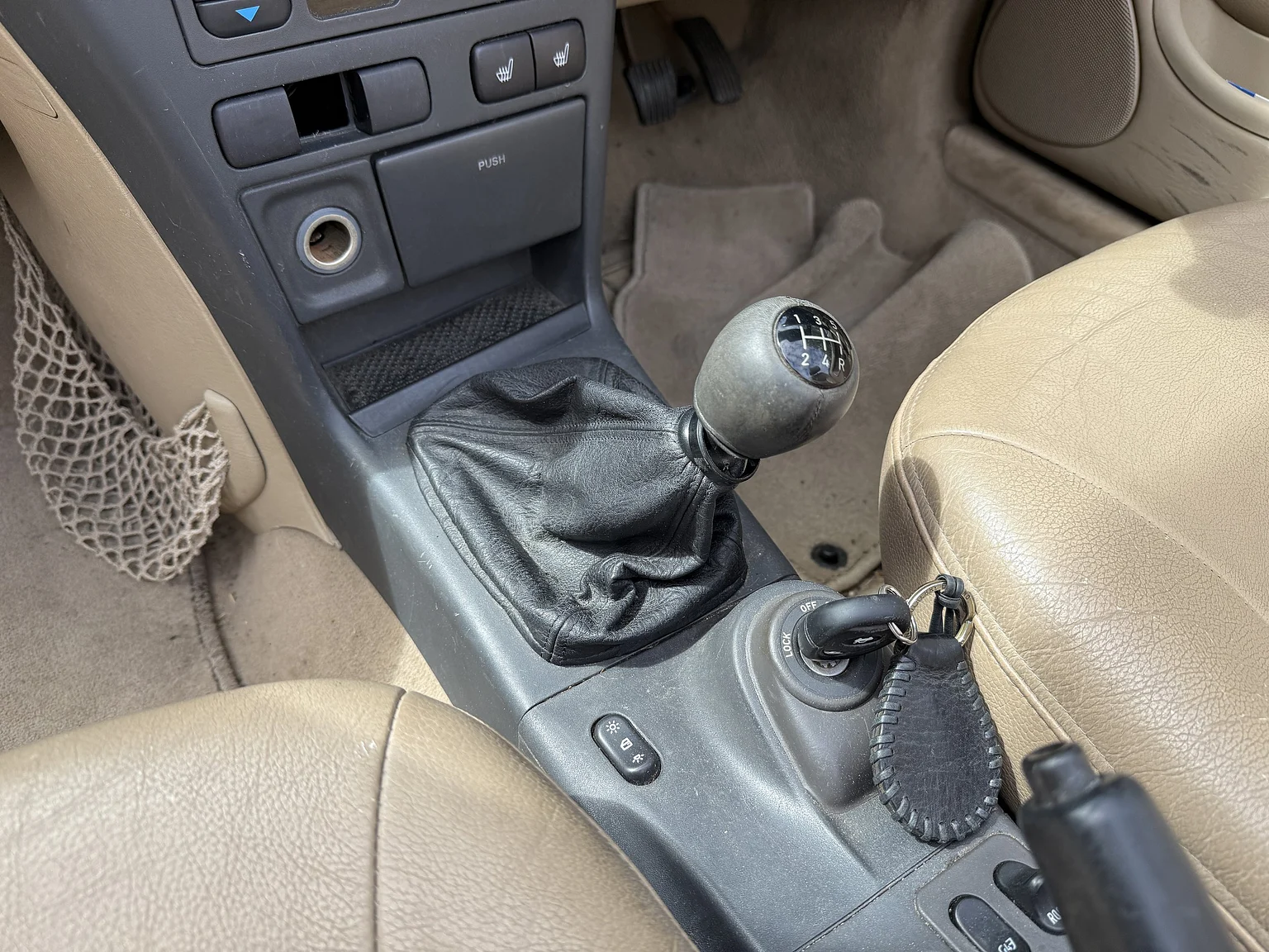 Interior image of 2002 Saab 9-3 2.0T SE Convertible – NO RESERVE (23)