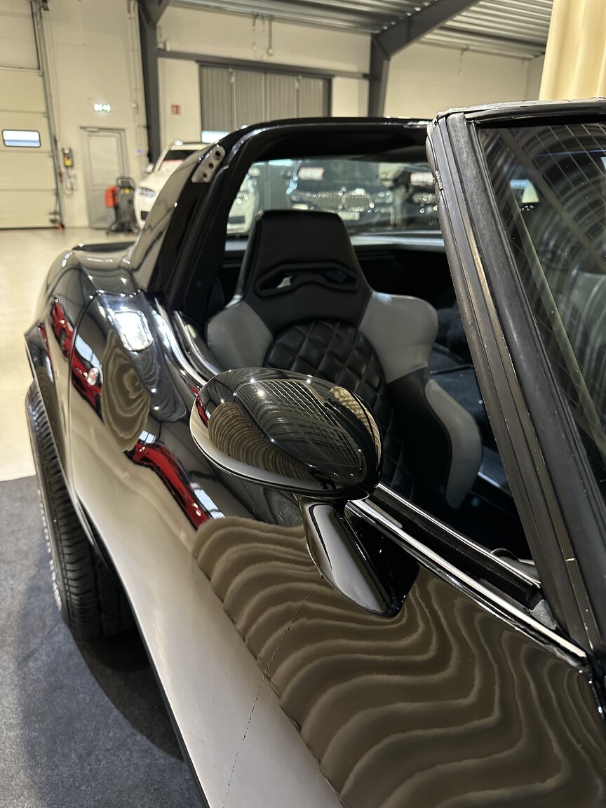 Exterior image of 1975 Chevrolet Corvette Stingray 