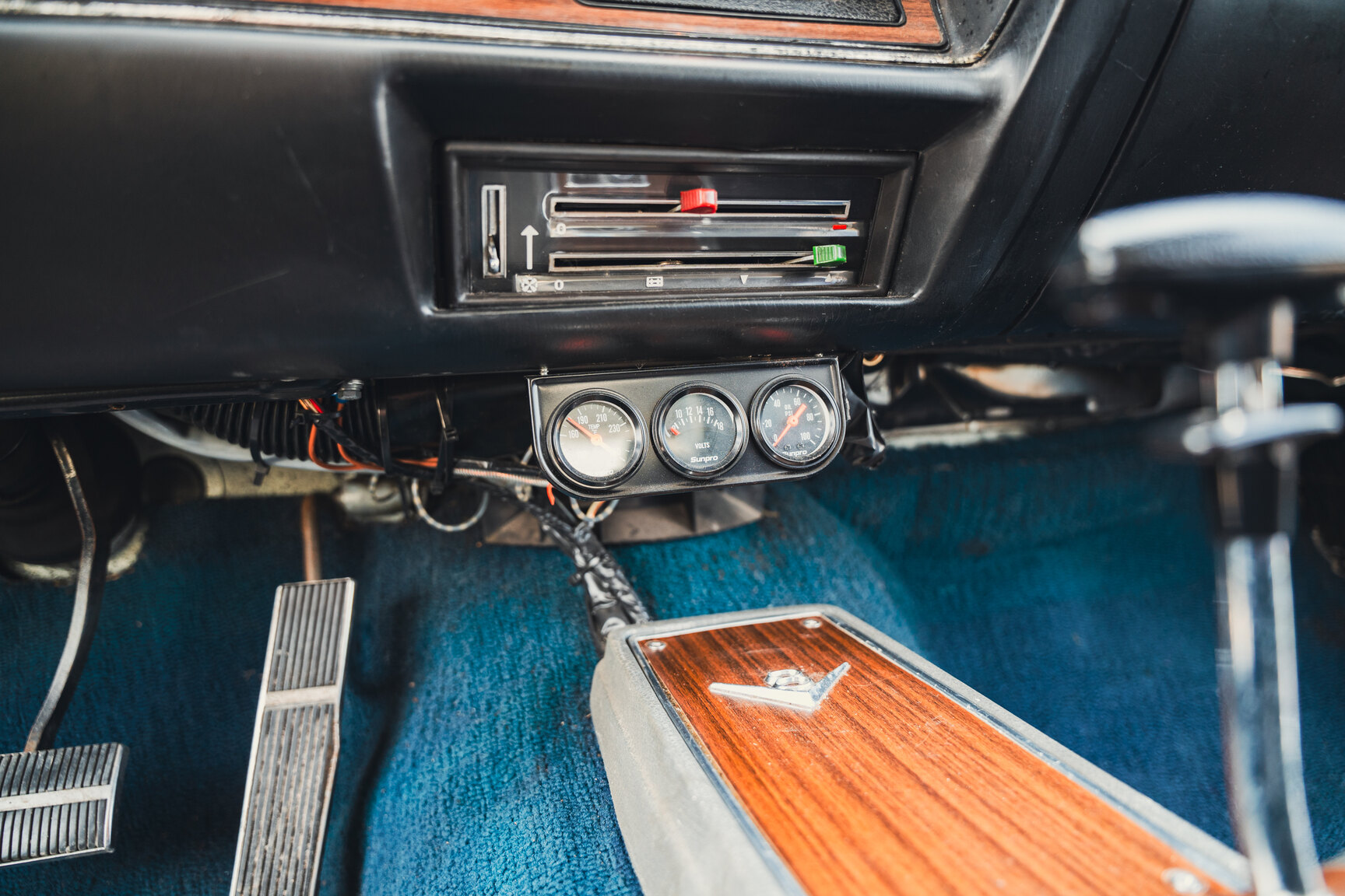 Interior image of 1973 Opel Diplomat V8