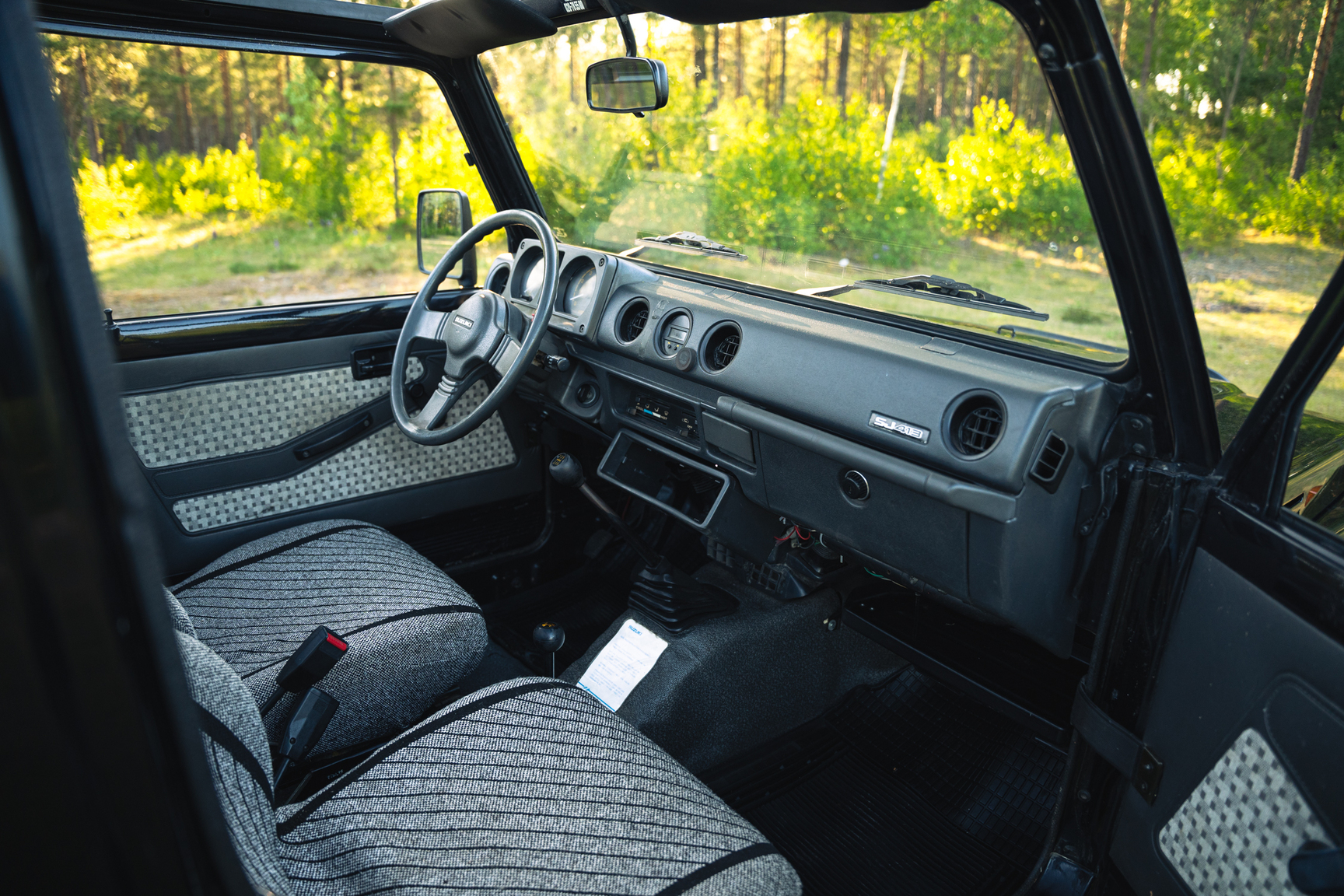 Innenraumfoto von 1987 Suzuki SJ413 long