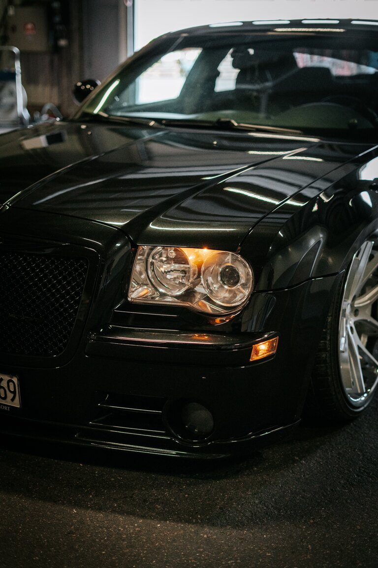 Exteriörbild på 2006 Chrysler 300C SRT-8 (34)