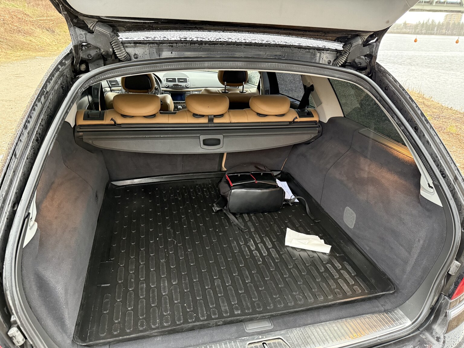 Interior image of 2005 Mercedes-Benz E 55 T AMG